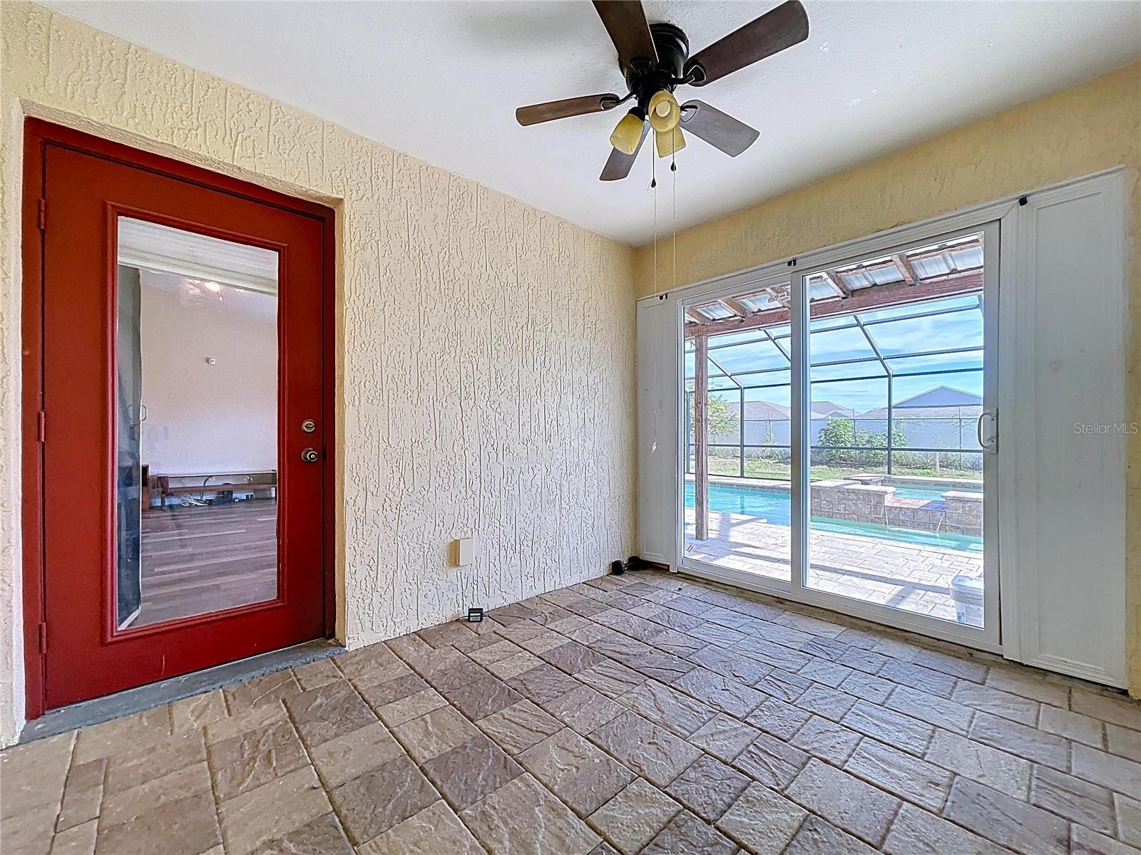 GARDENS PH 01 - Residential