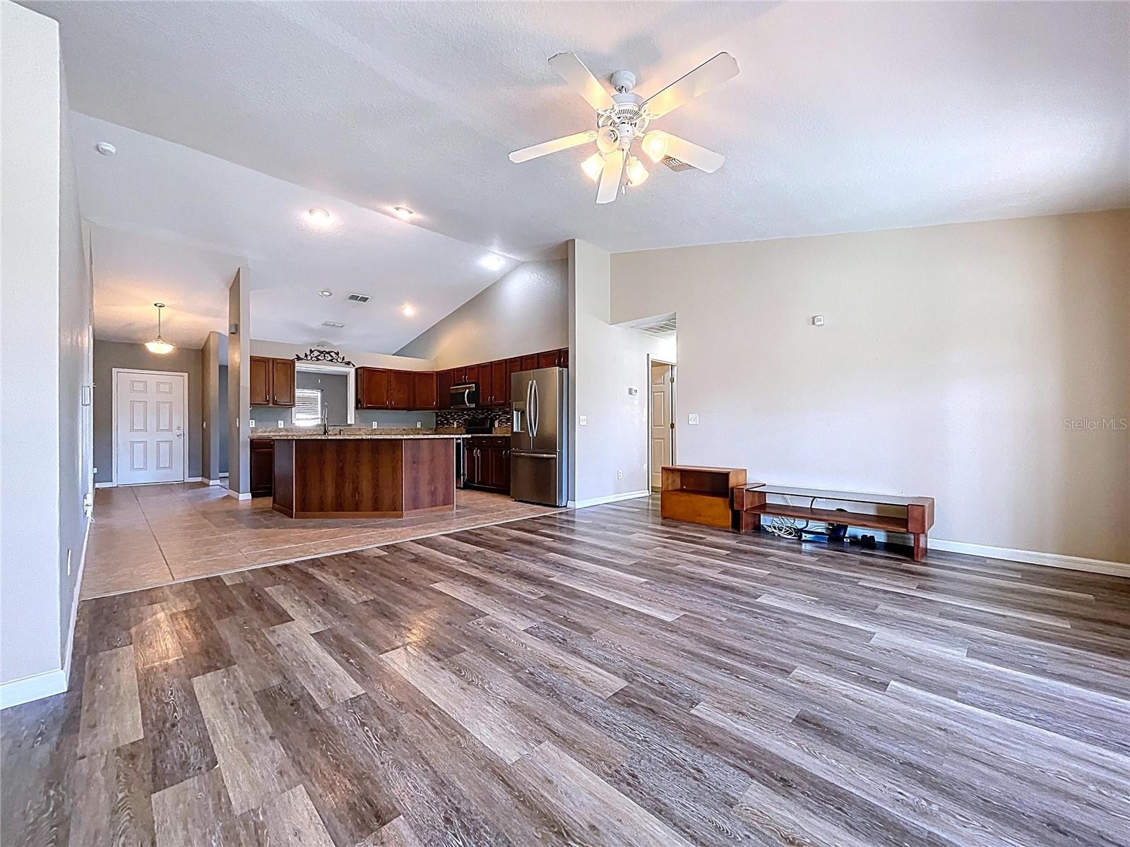 GARDENS PH 01 - Residential