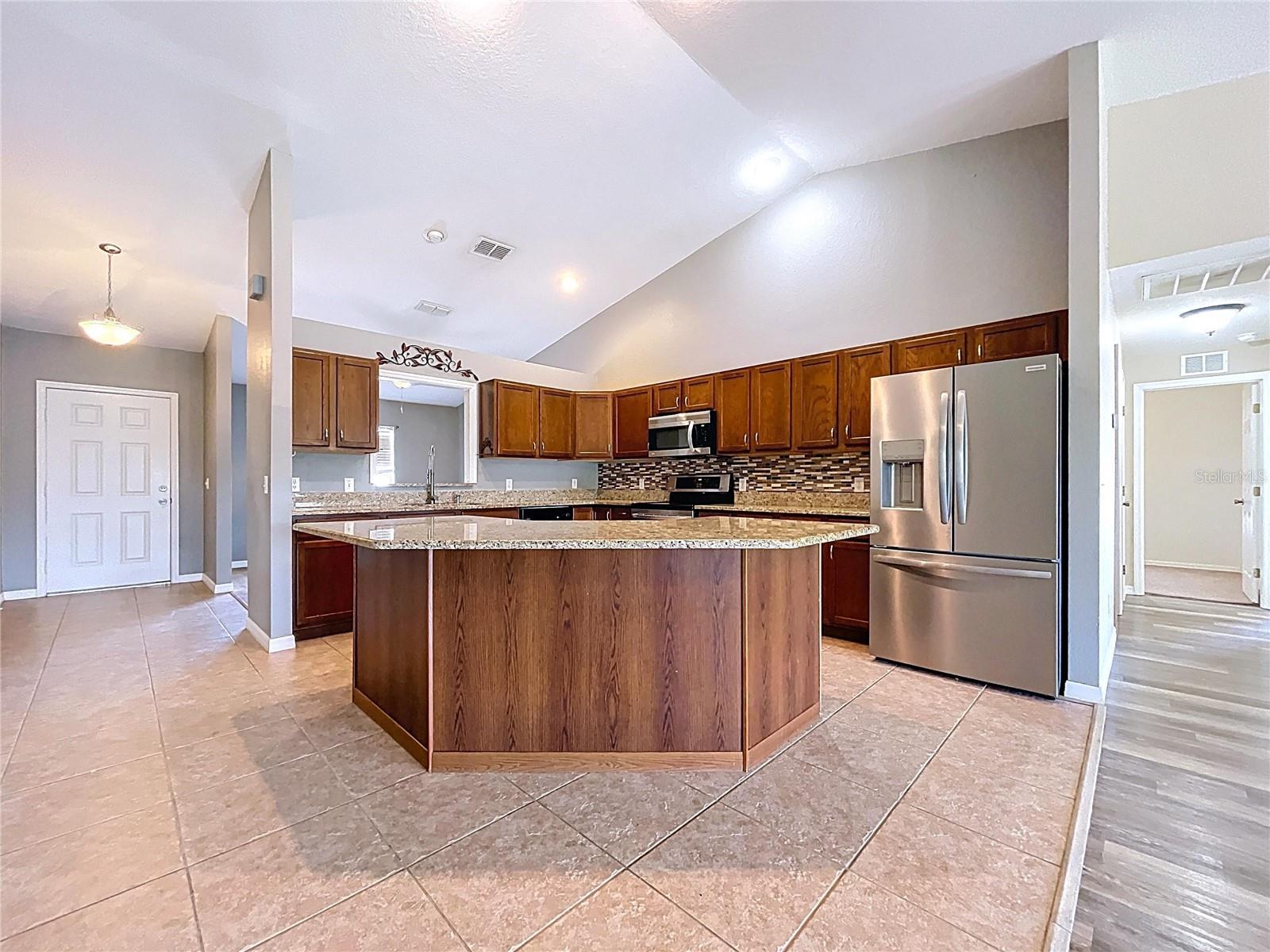 GARDENS PH 01 - Residential