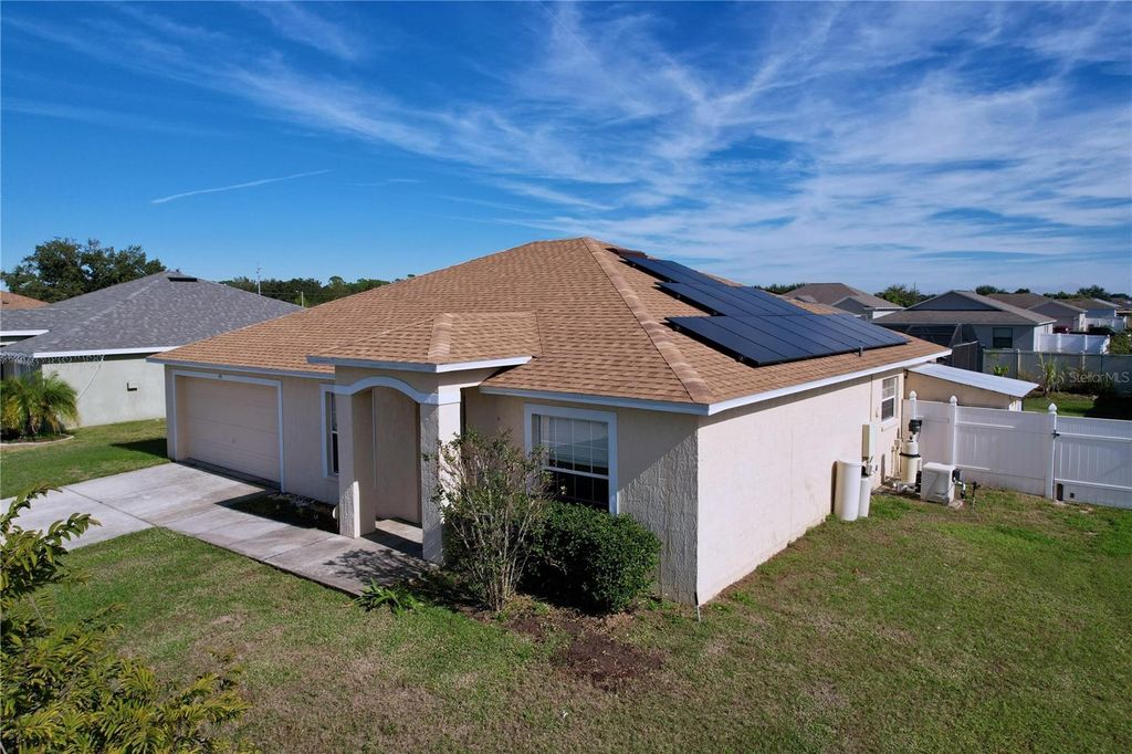 Photo of 455 Majestic Gardens Boulevard, Winter Haven, FL 33880 (MLS # B4902136)