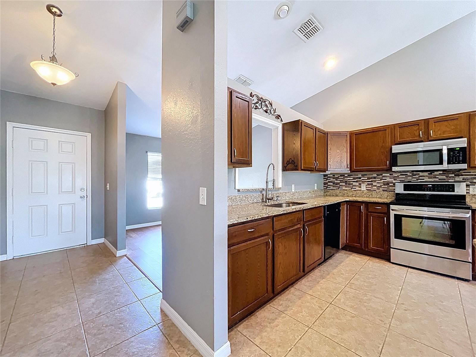 GARDENS PH 01 - Residential