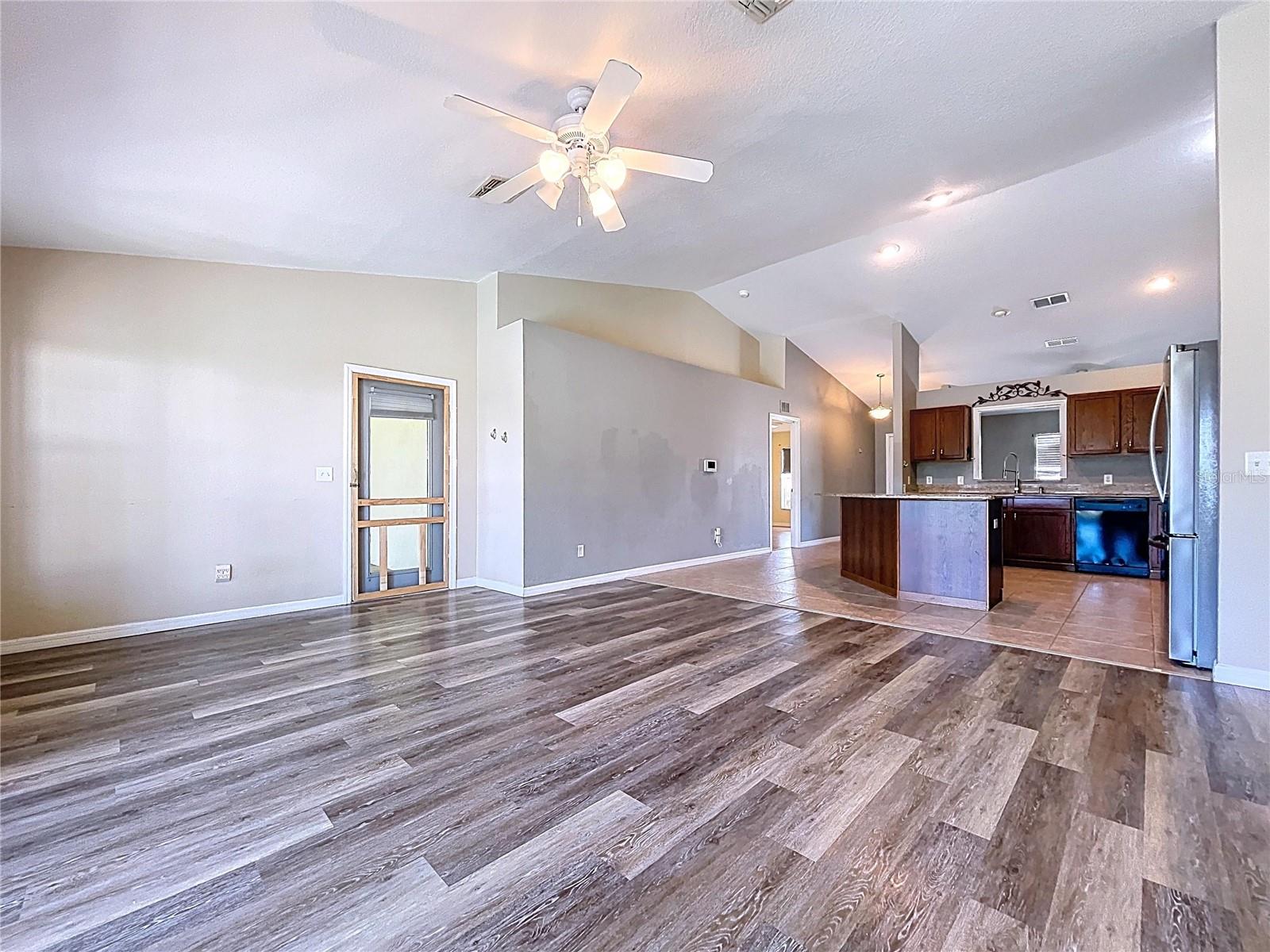 GARDENS PH 01 - Residential