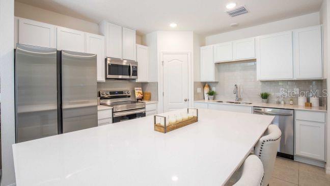 ONE COLLEGE PLACE - Residential