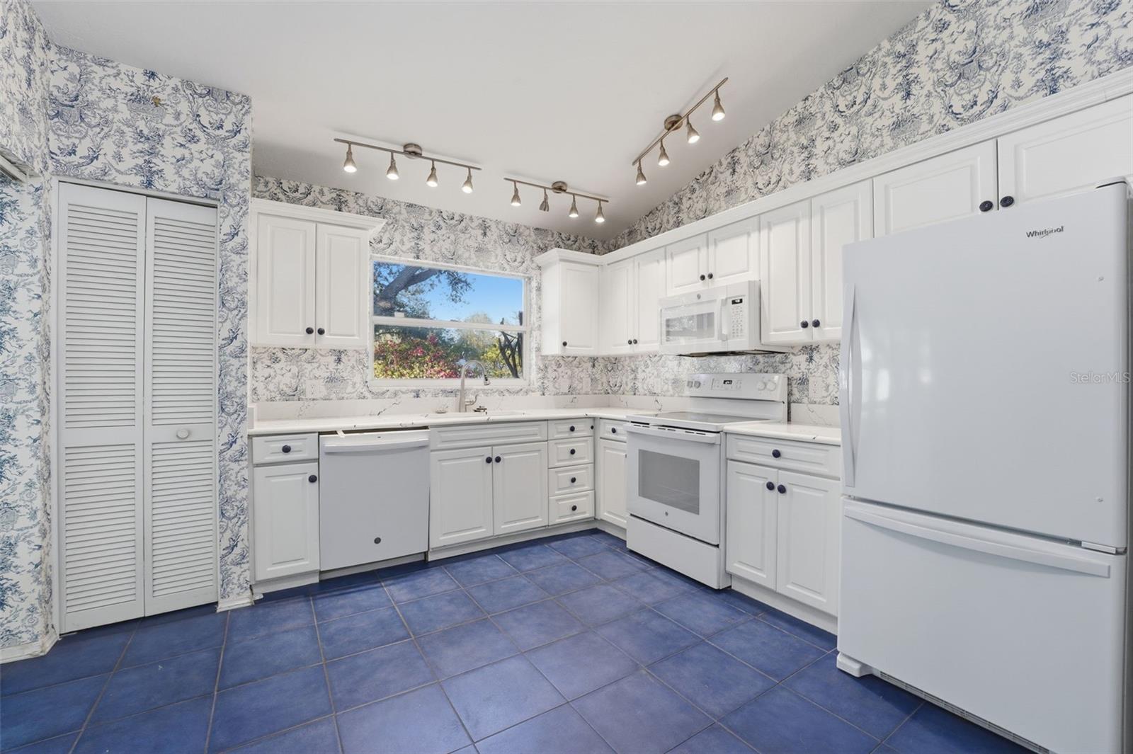 CASA DEL SOL SEC III - Residential