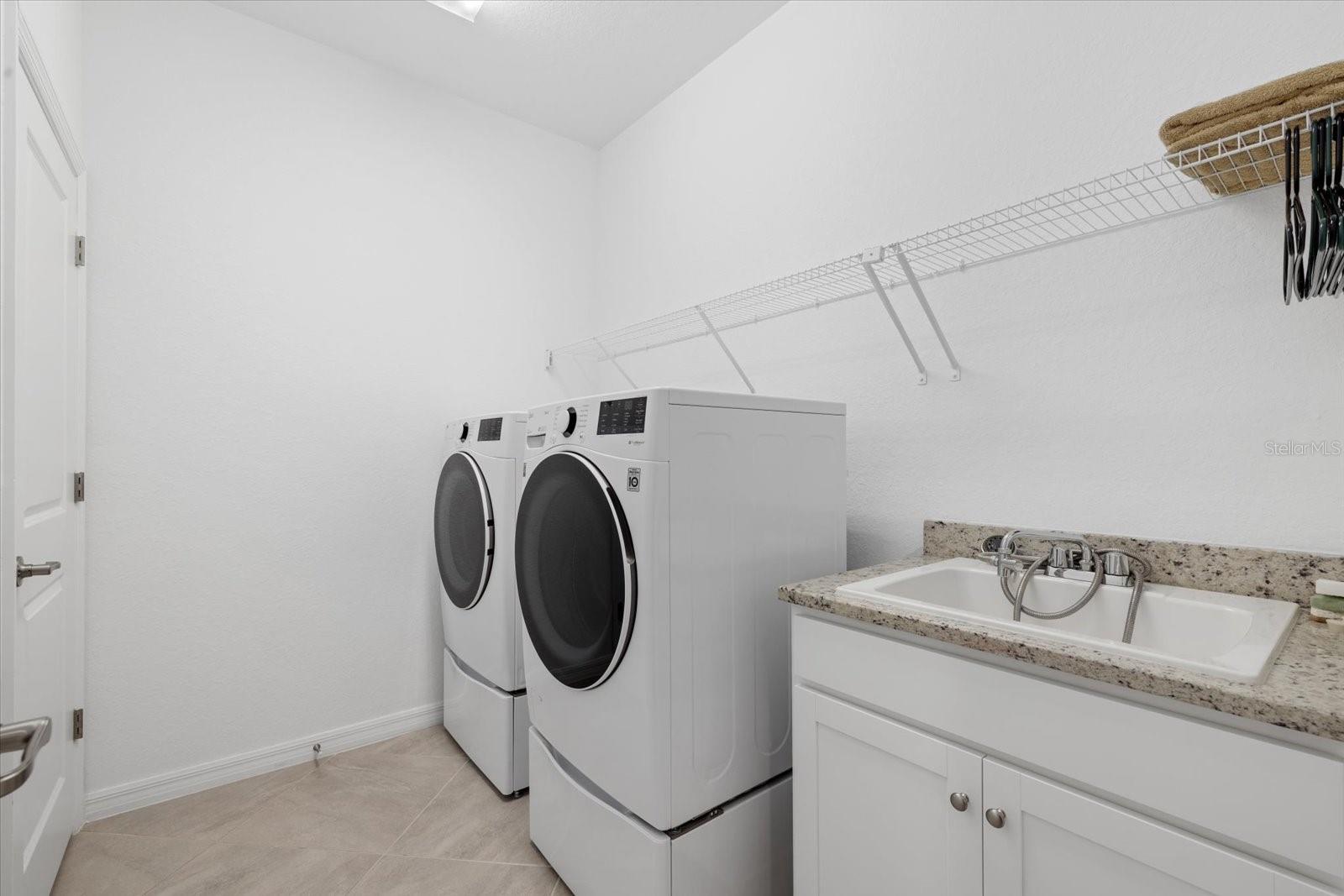 SARASOTA NATIONAL PH 13-B - Residential