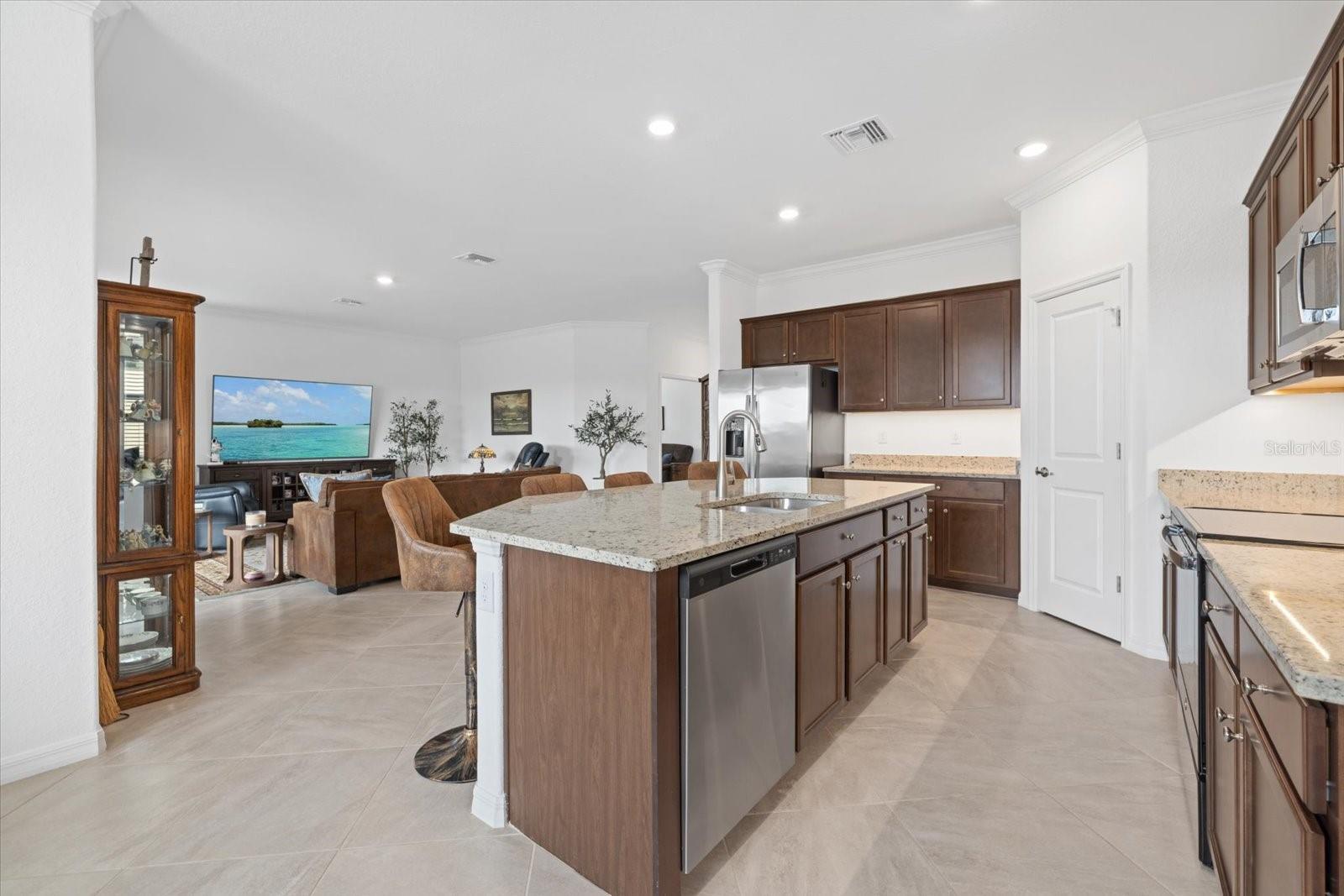 SARASOTA NATIONAL PH 13-B - Residential