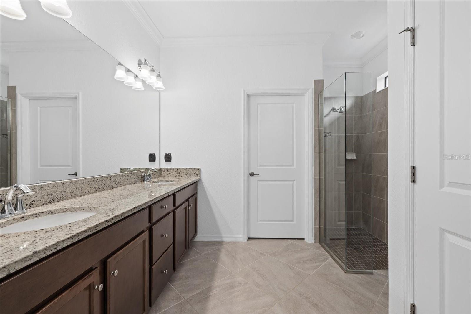 SARASOTA NATIONAL PH 13-B - Residential