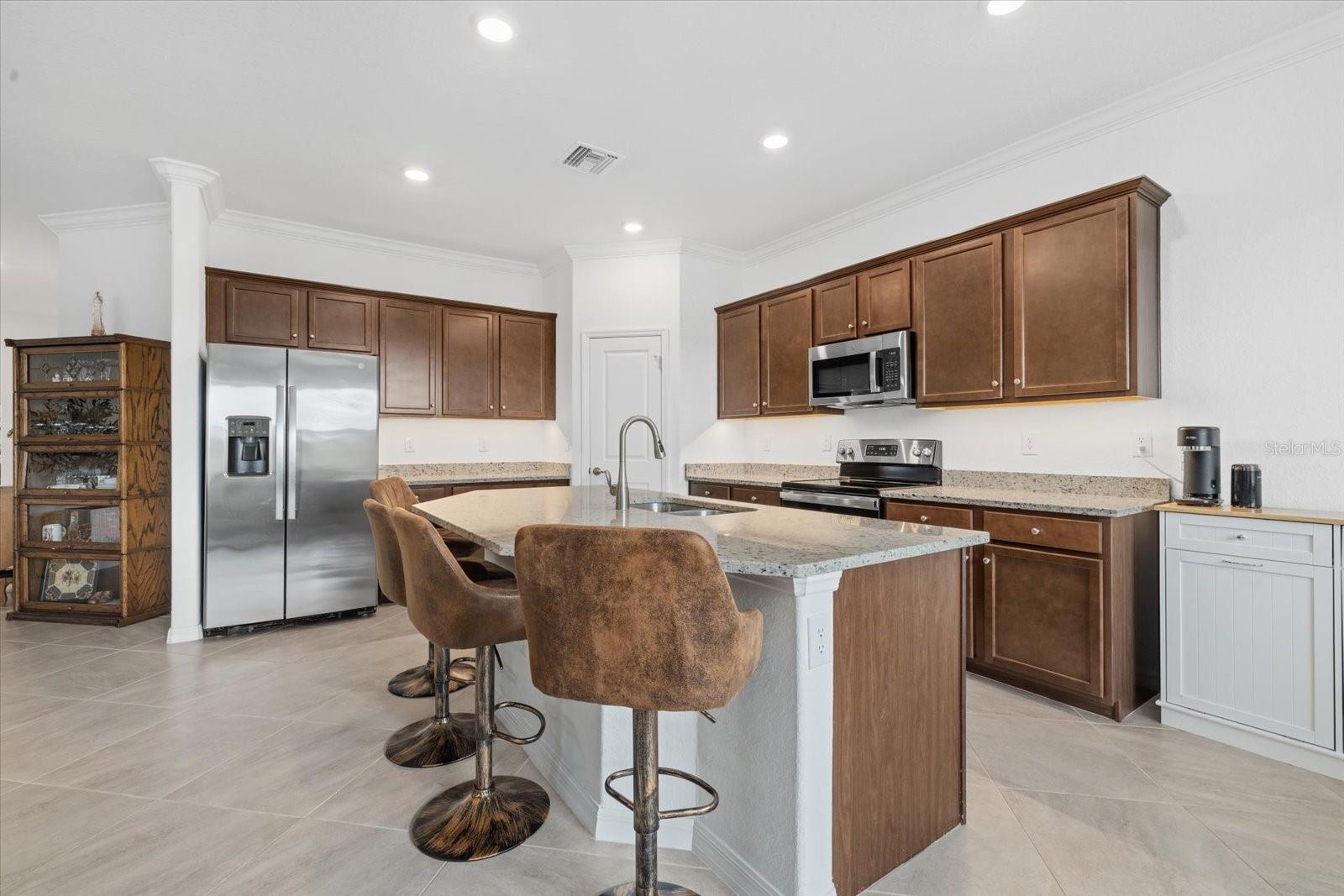 SARASOTA NATIONAL PH 13-B - Residential