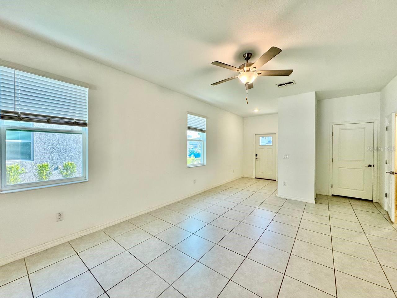 TOWNES/LK THOMAS PH 1 - Residential Lease