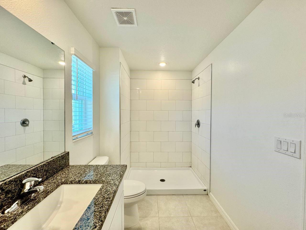 TOWNES/LK THOMAS PH 1 - Residential Lease