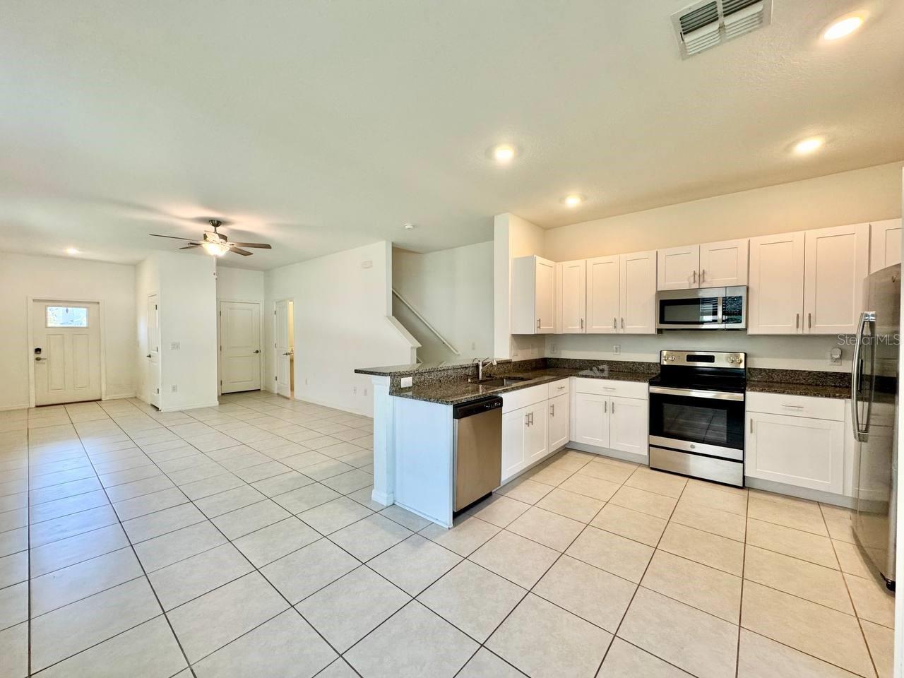 TOWNES/LK THOMAS PH 1 - Residential Lease