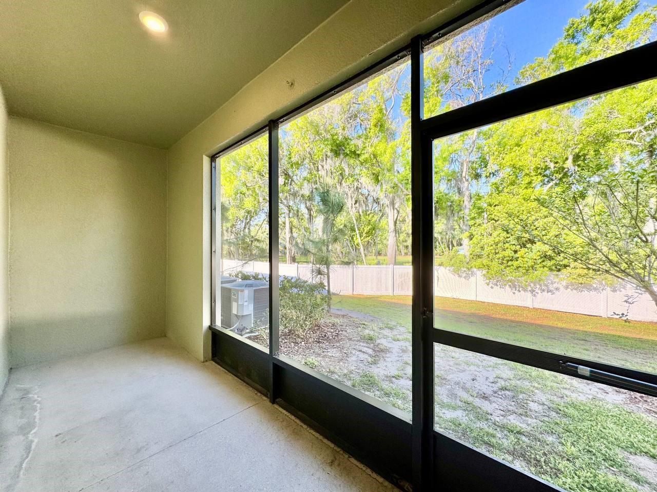 TOWNES/LK THOMAS PH 1 - Residential Lease