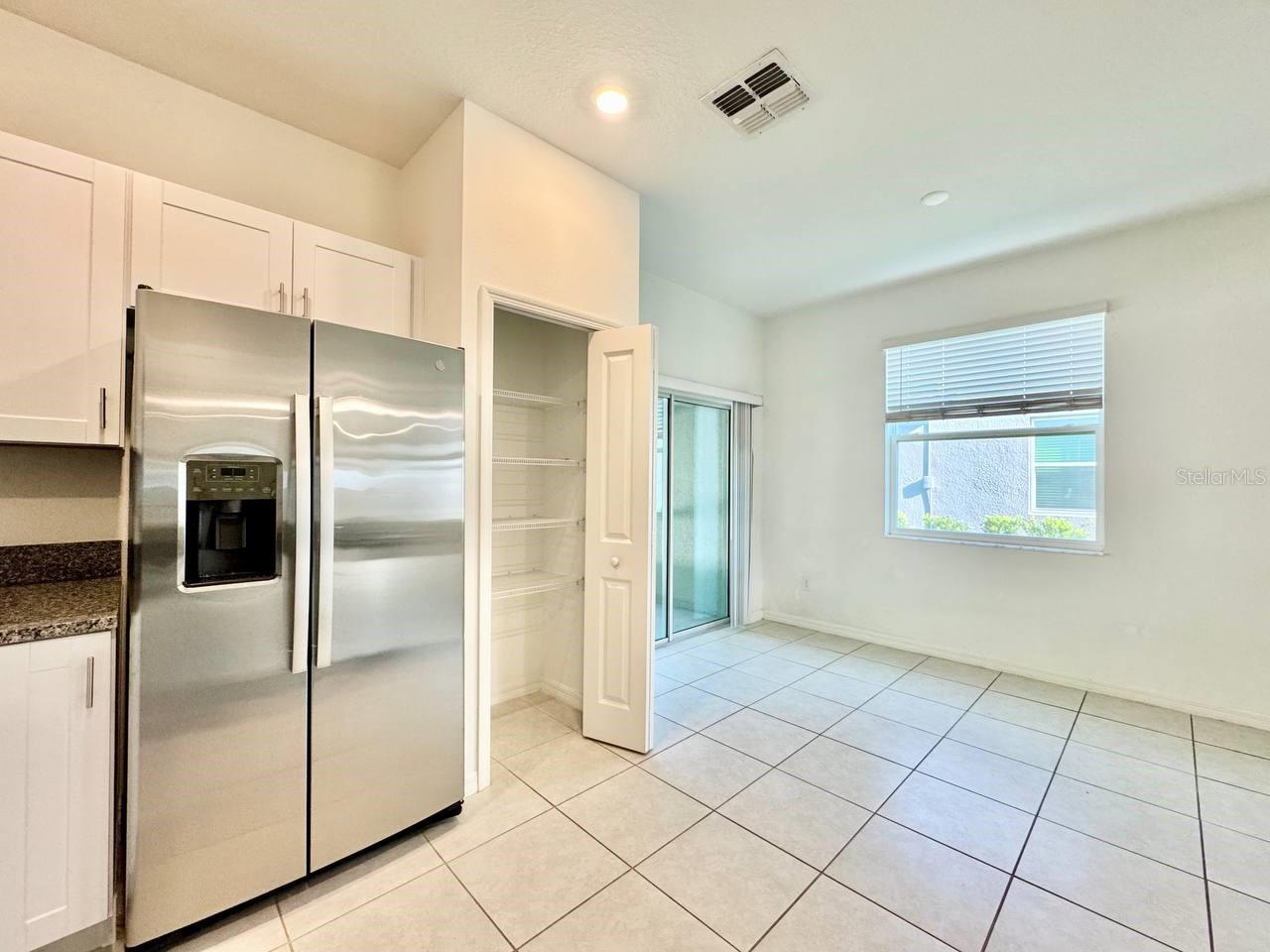 TOWNES/LK THOMAS PH 1 - Residential Lease