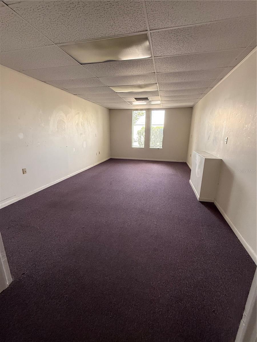 CUSTOM COMMERCE CENTER - Commercial Lease