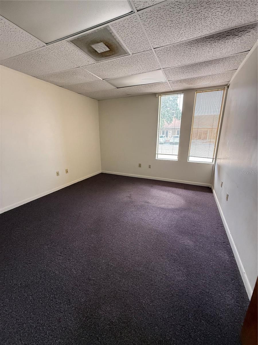 CUSTOM COMMERCE CENTER - Commercial Lease