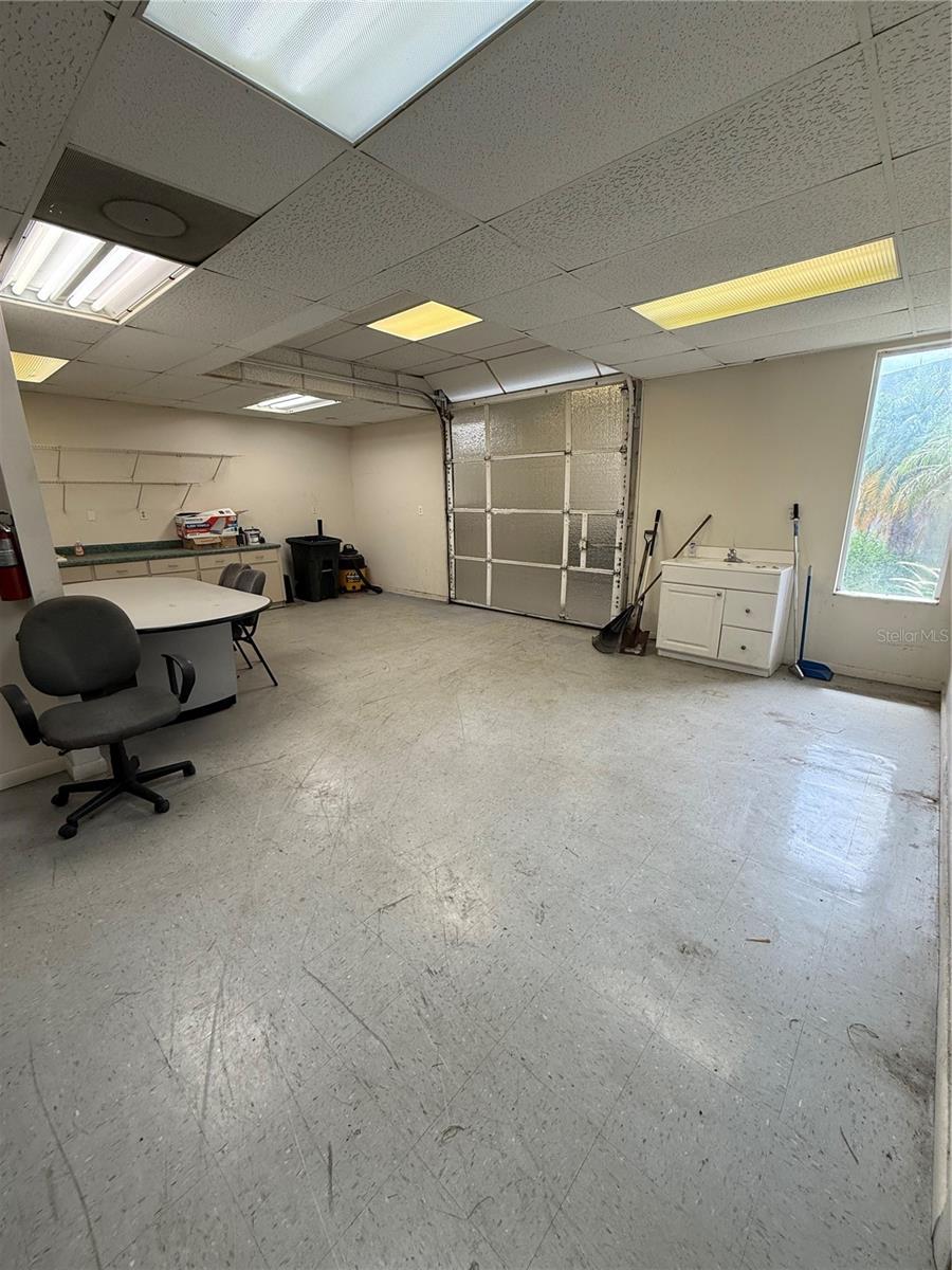 CUSTOM COMMERCE CENTER - Commercial Lease