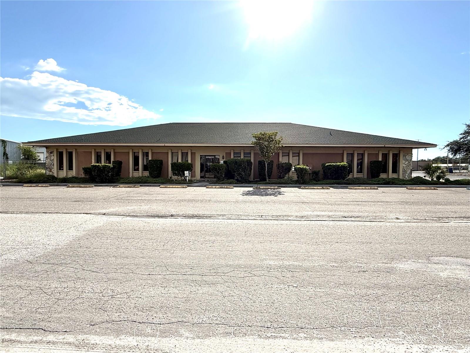 CUSTOM COMMERCE CENTER - Commercial Lease