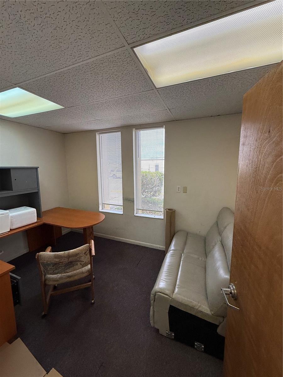 CUSTOM COMMERCE CENTER - Commercial Lease