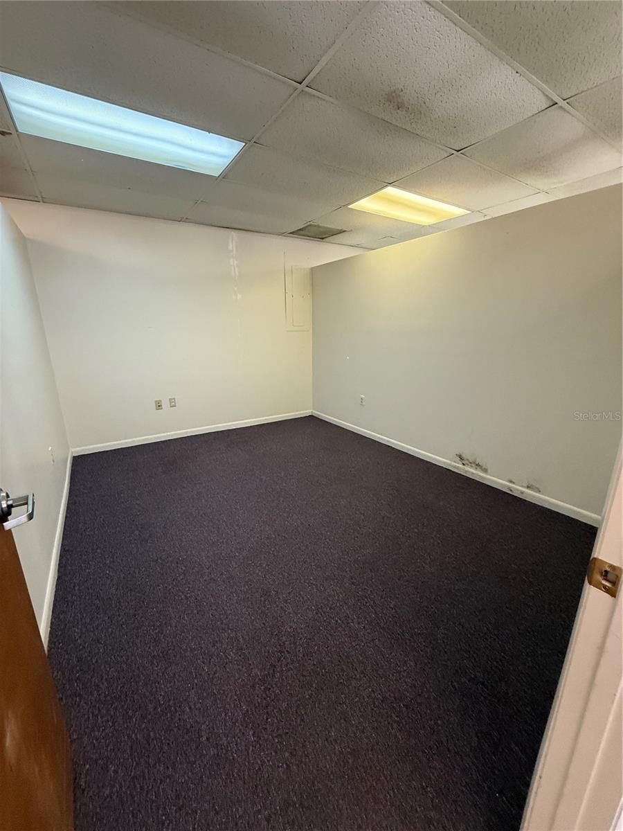 CUSTOM COMMERCE CENTER - Commercial Lease