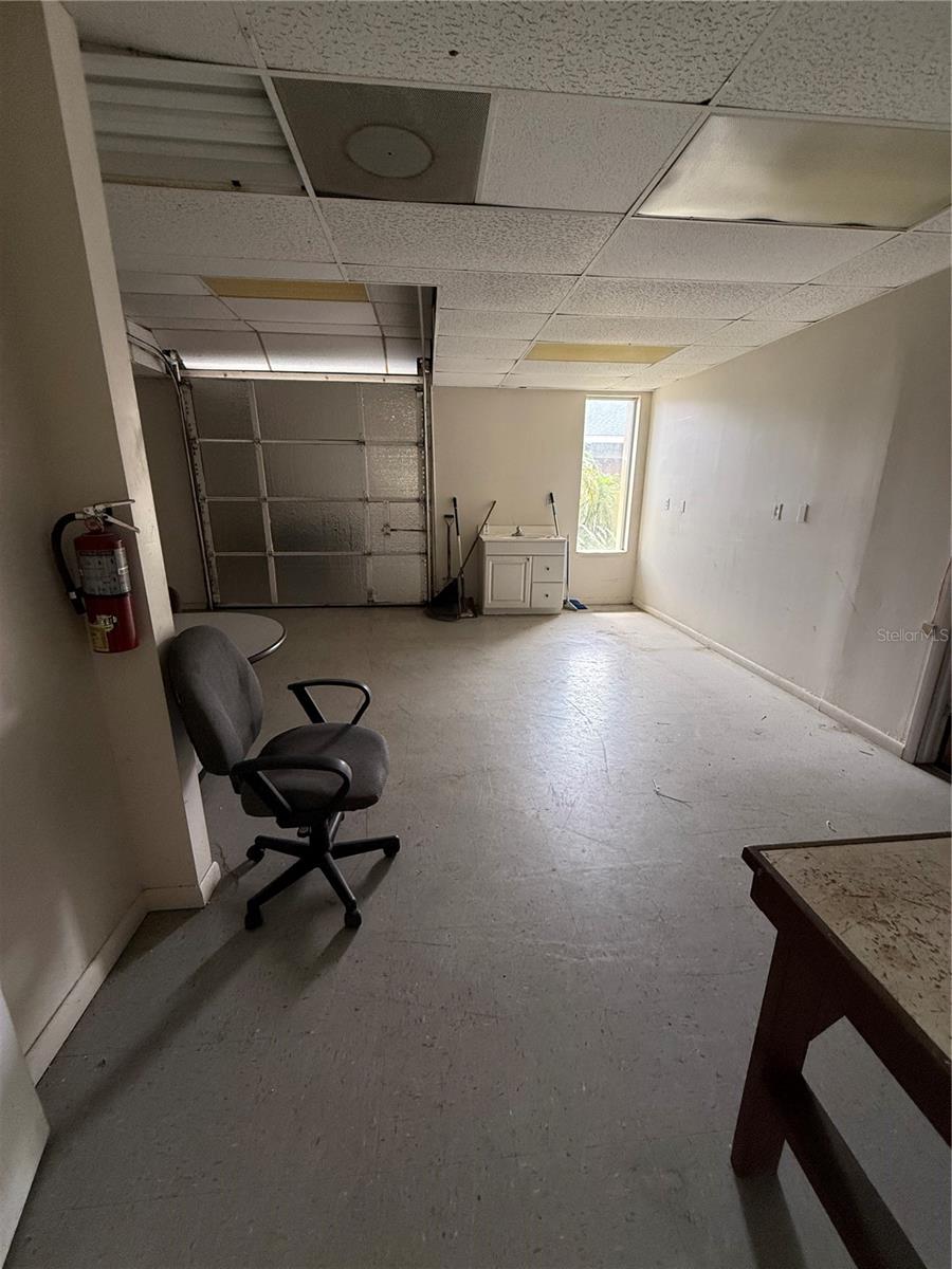 CUSTOM COMMERCE CENTER - Commercial Lease