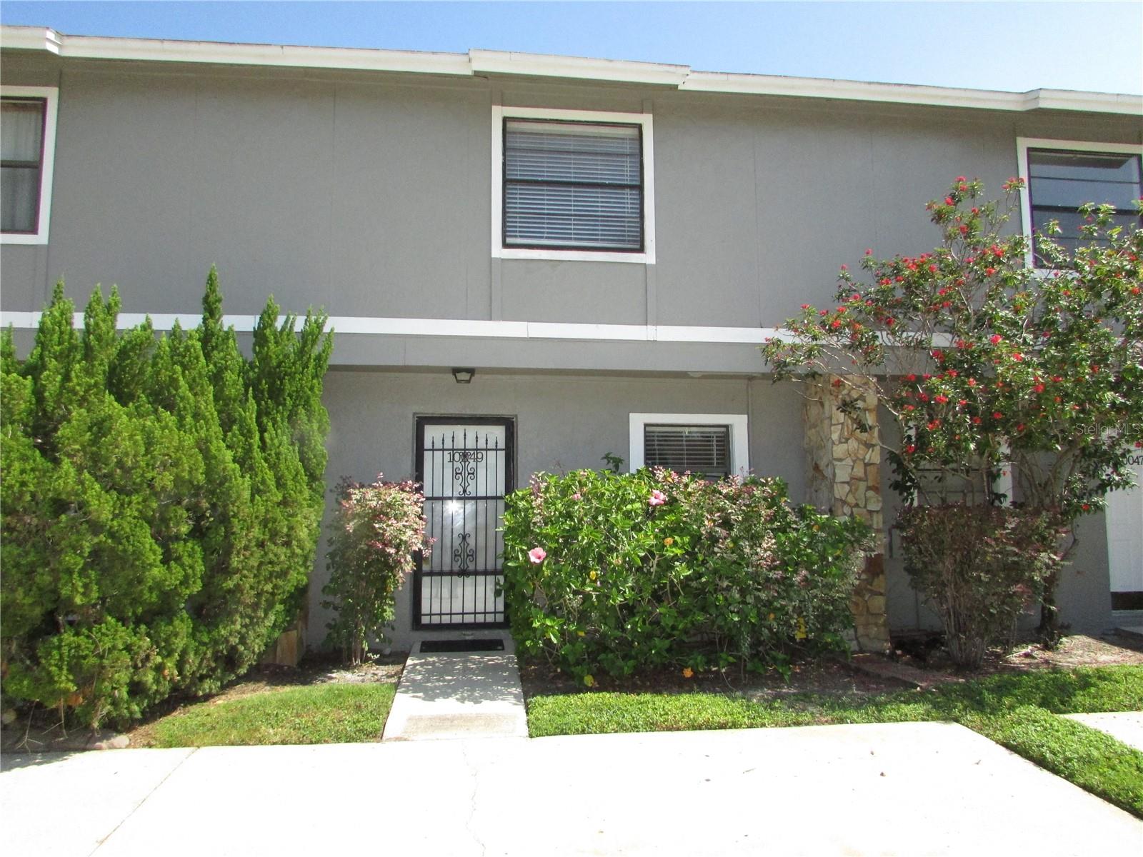 Location Location Location!!!! Come and see this 2/2 1188 SF townhome in highly sought after Carrollwood Oaks townhouse subdivision which is located in the heart of Carrollwood. This spacious townhouse has tile floors downstairs and laminate/wood floors upstairs (no carpet). Enjoy two master suites with 2 full baths upstairs and a half bath downstairs. There is also a screened porch with a storage / laundry room on the back of the townhouse. The property comes with all of the appliances (refrigerator, stove, microwave, disposal, dishwasher and washer & dryer). It has 2 private parking spaces right in front of the townhome. Carrollwood Oaks, a quaint and serene community, convenient to Citrus Park Mall, AMC Movie Theatre, Veteran`s Expressway, and so much more! The community features a playground and big pond and a community pool. NOTE: If you decide to apply for this property, there is a $50 p/ adult application fee that is non-refundable. There is also a non-refundable $55 p/ adult applicant background /credit check fee. Anyone aged 18 or above who will be residing at the property must apply. Please note the following: (1) we will check your credit report; (2) we will check for any past evictions; (3) we will verify your employment; (4) your personal income must be sufficient and verifiable; (5) we will verify your previous landlord references; (6) we will perform a background screening. We encourage you not to apply if you have credit scores below 550 and/or have ever been evicted or have bad rental history or have recent or drug/violence related arrests. Contact the listing agent Mark Hangen for more details about the property. PETS = Cats okay / small dogs under 35 pounds are allowed but there are breed restrictions. There is a non-refundable pet cleaning fee of $250 due at the lease signing if the tenant has pets.