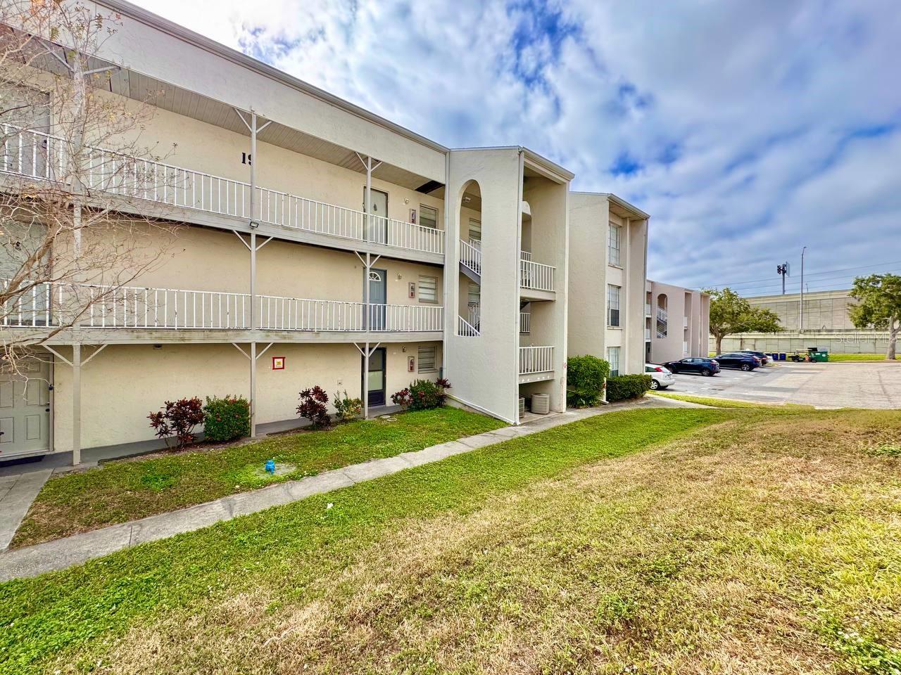 COACHMAN CREEK CONDO - Residential Lease