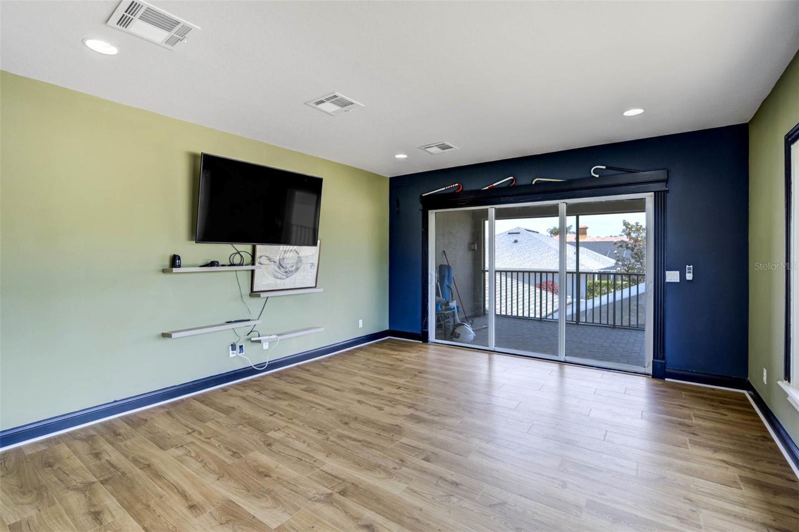 WHISPER WOODS AT EAGLEBROOKE - Residential