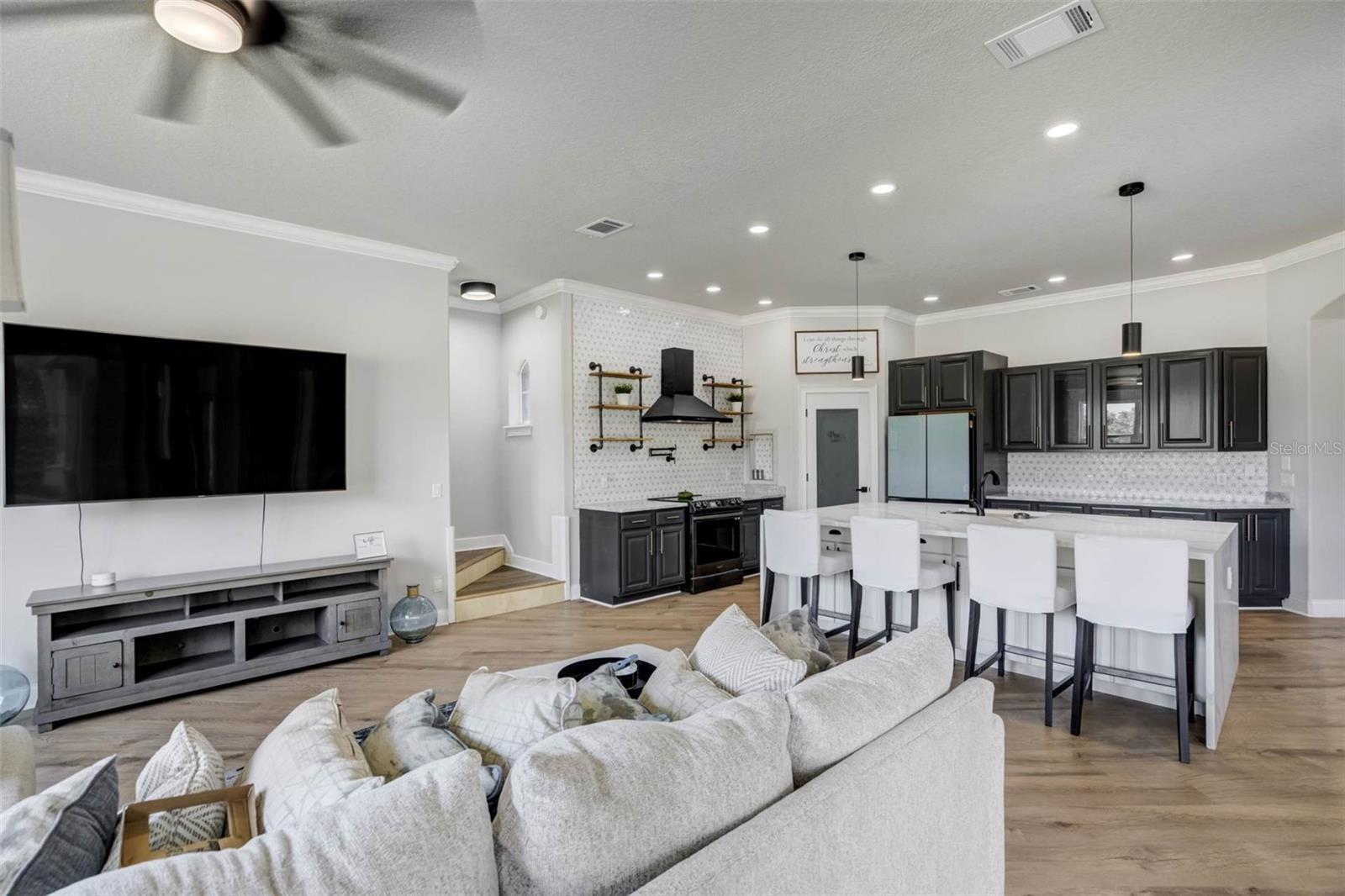 WHISPER WOODS AT EAGLEBROOKE - Residential