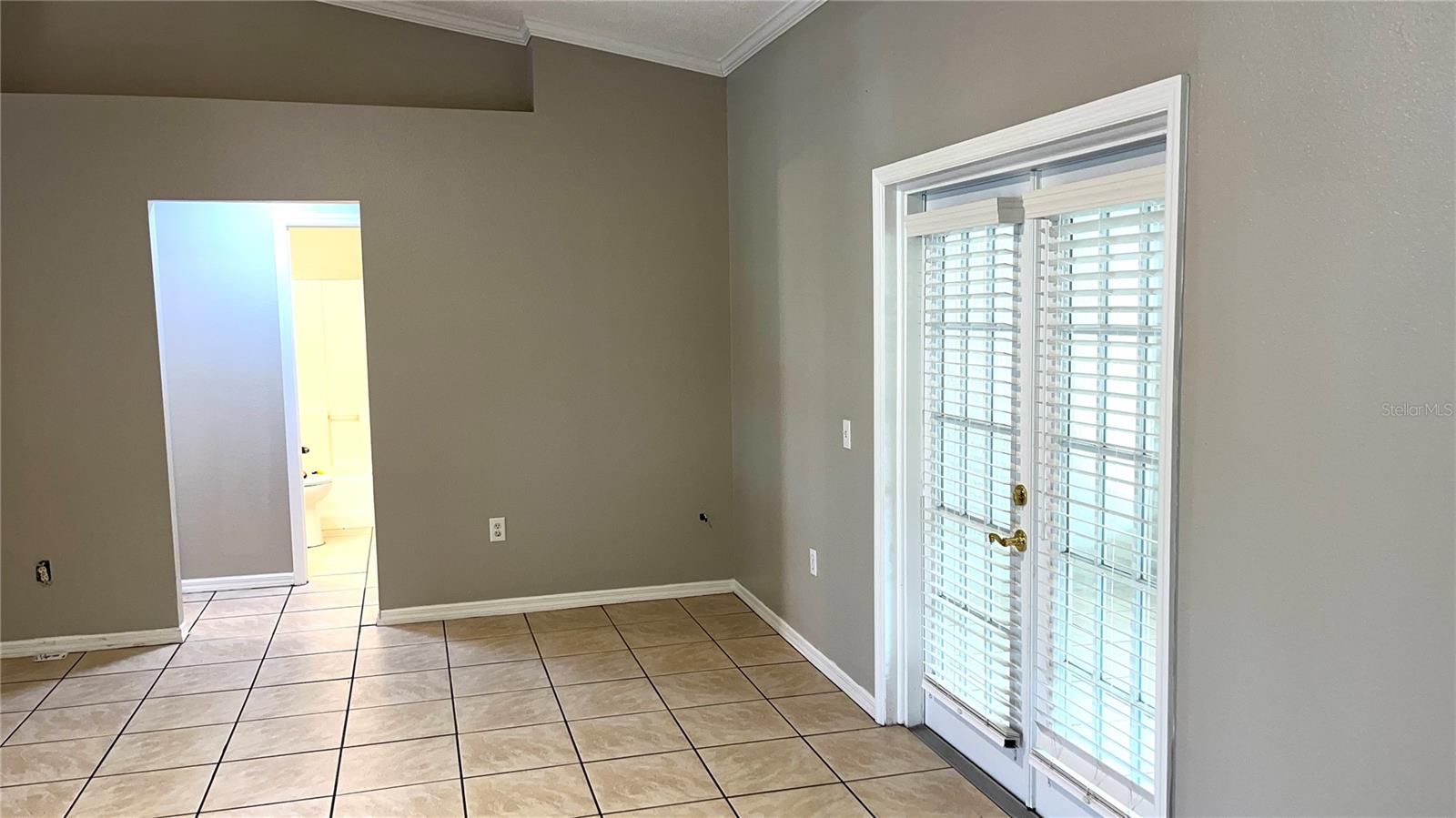 FOX LAKES - Residential Lease