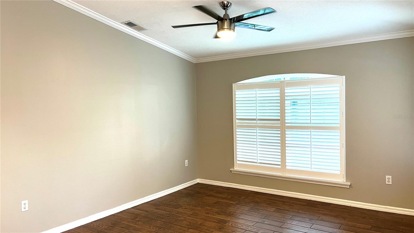 FOX LAKES - Residential Lease