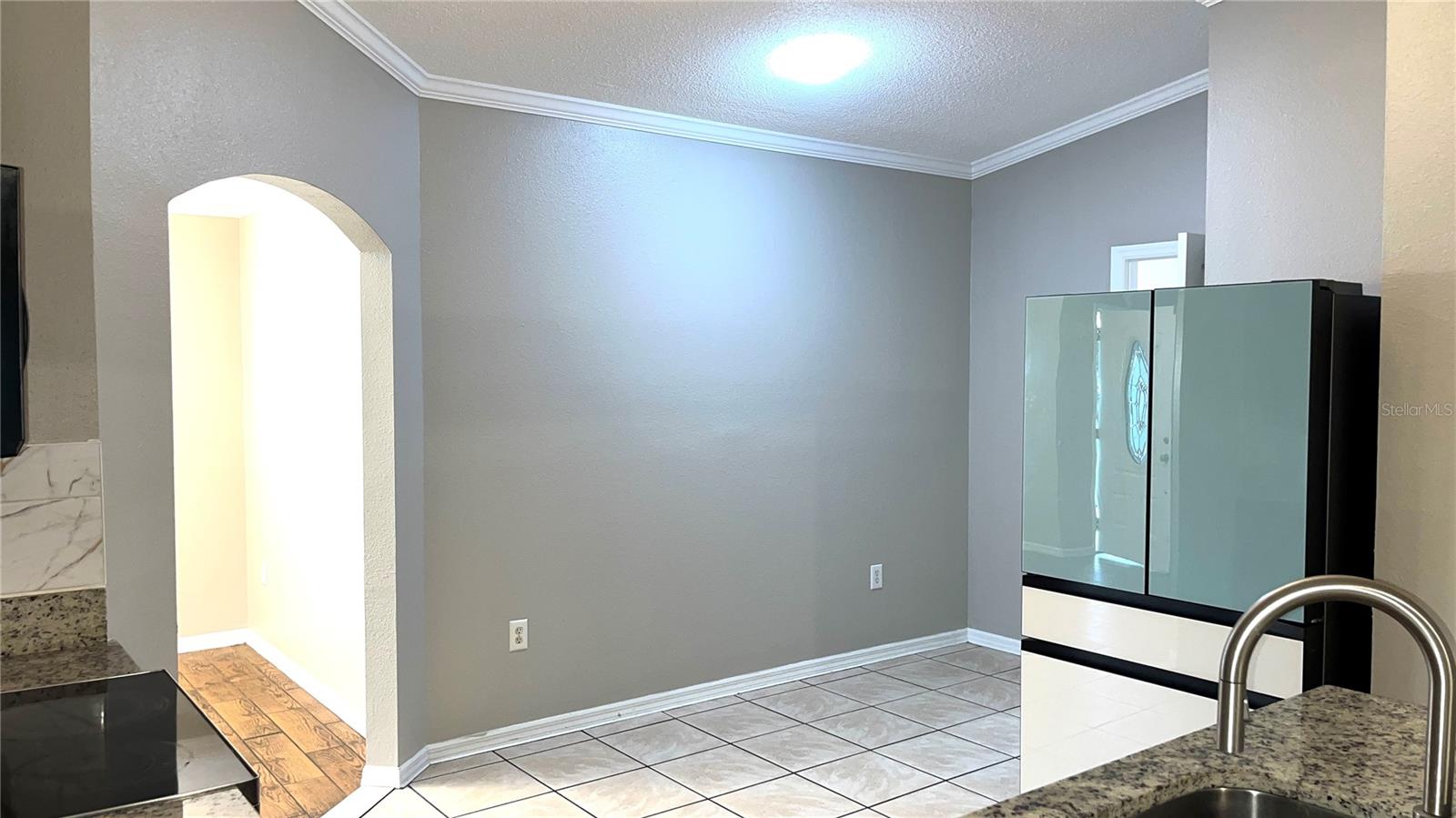 FOX LAKES - Residential Lease