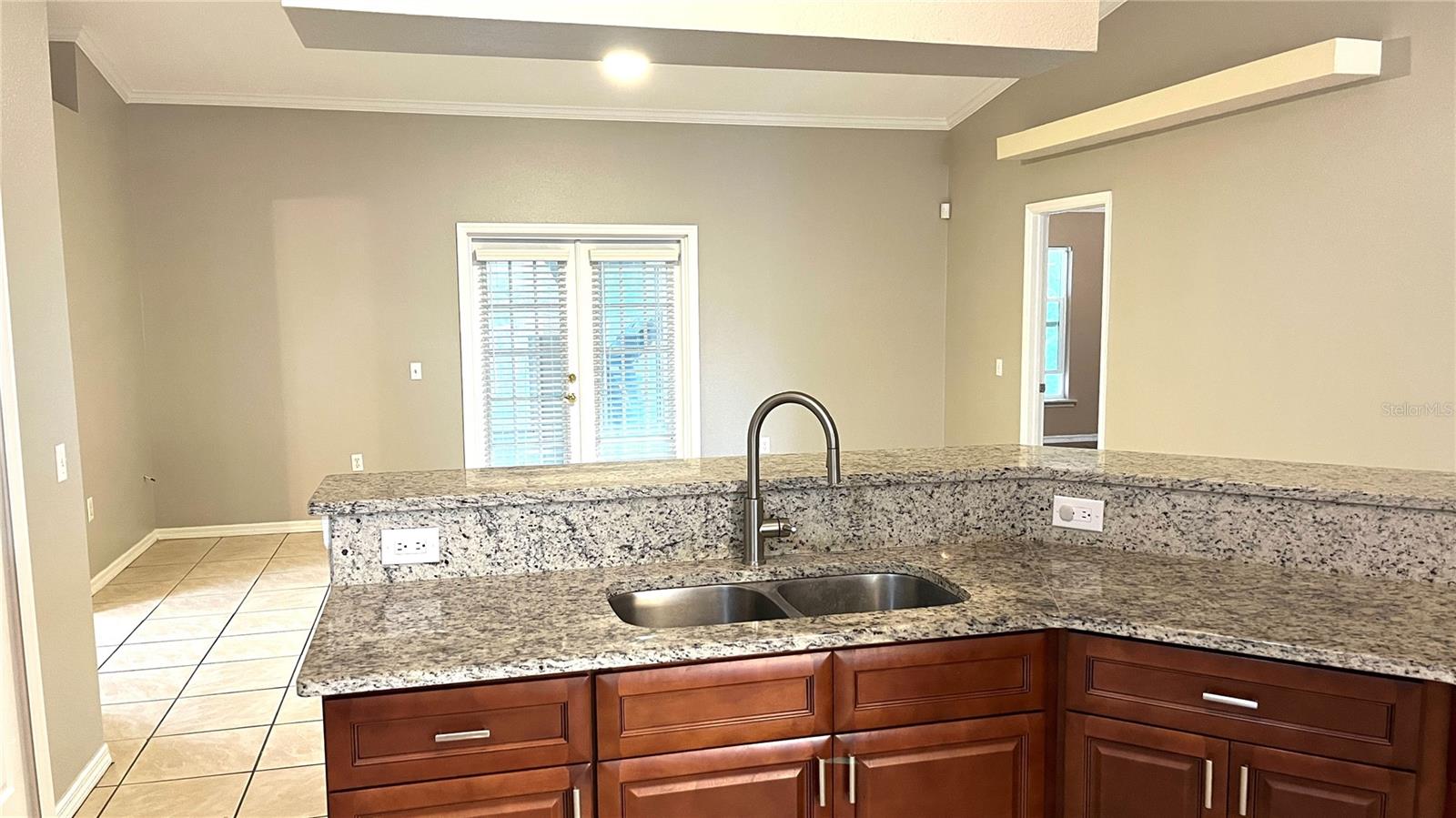 FOX LAKES - Residential Lease