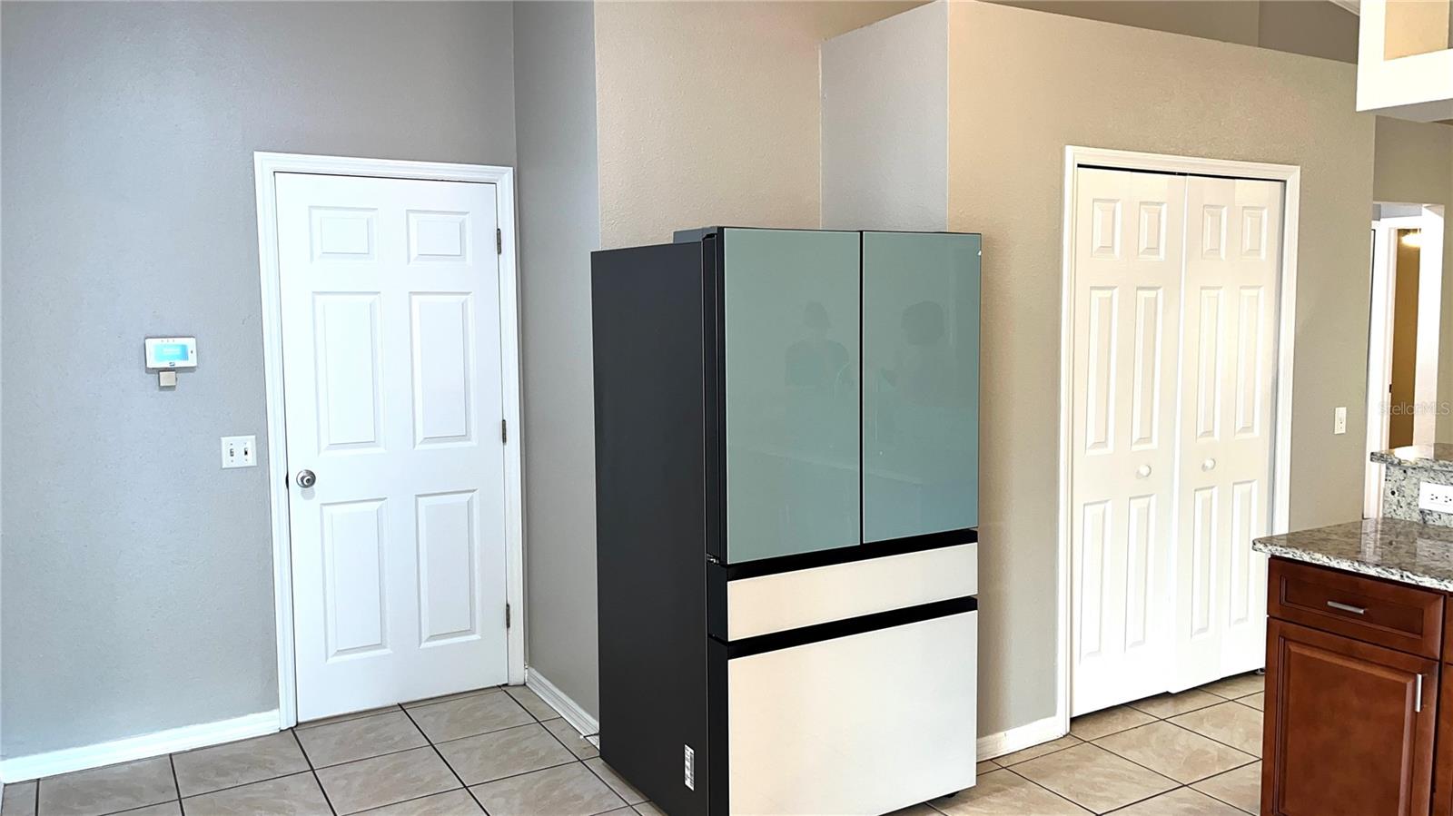 FOX LAKES - Residential Lease