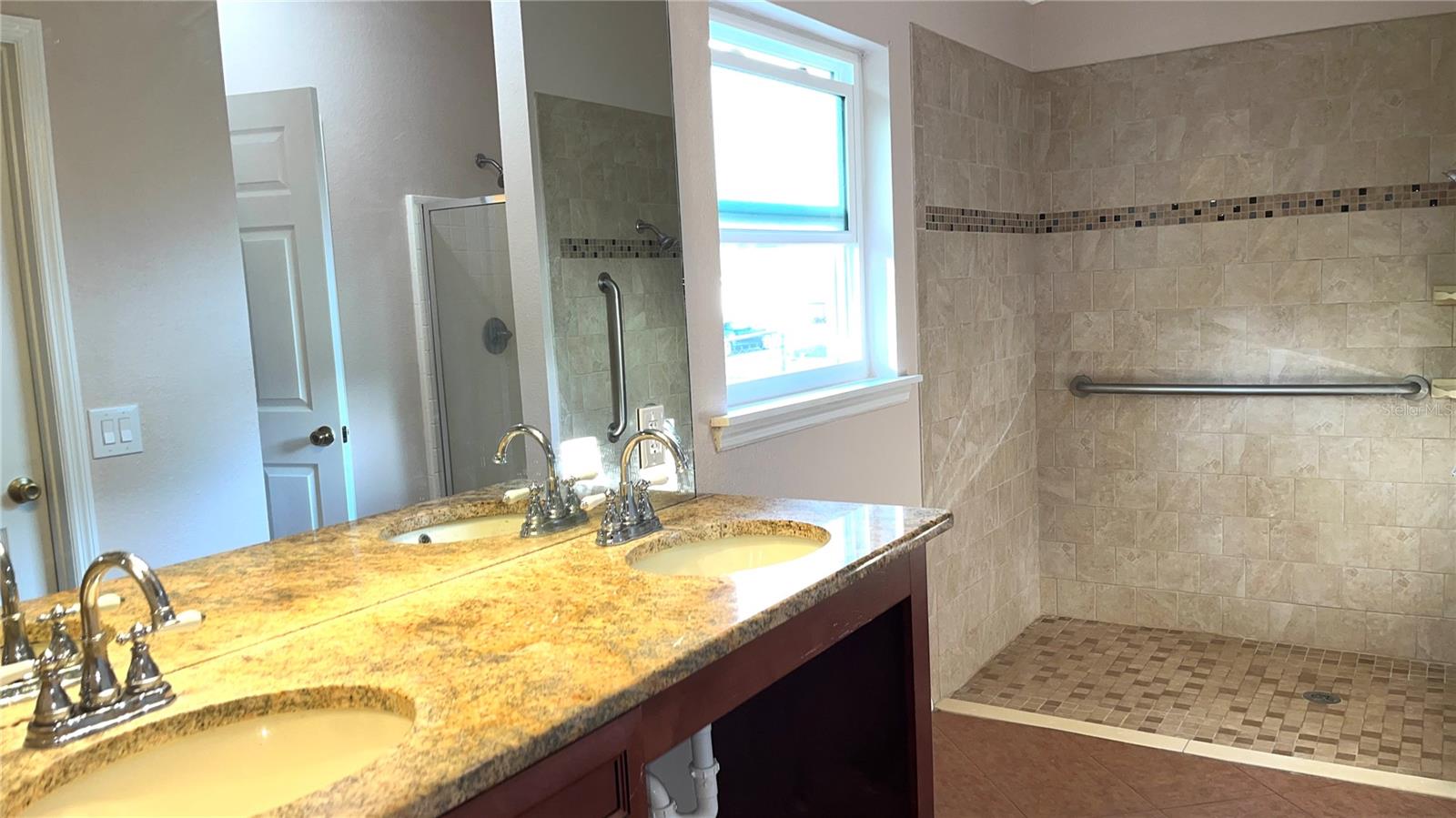 FOX LAKES - Residential Lease