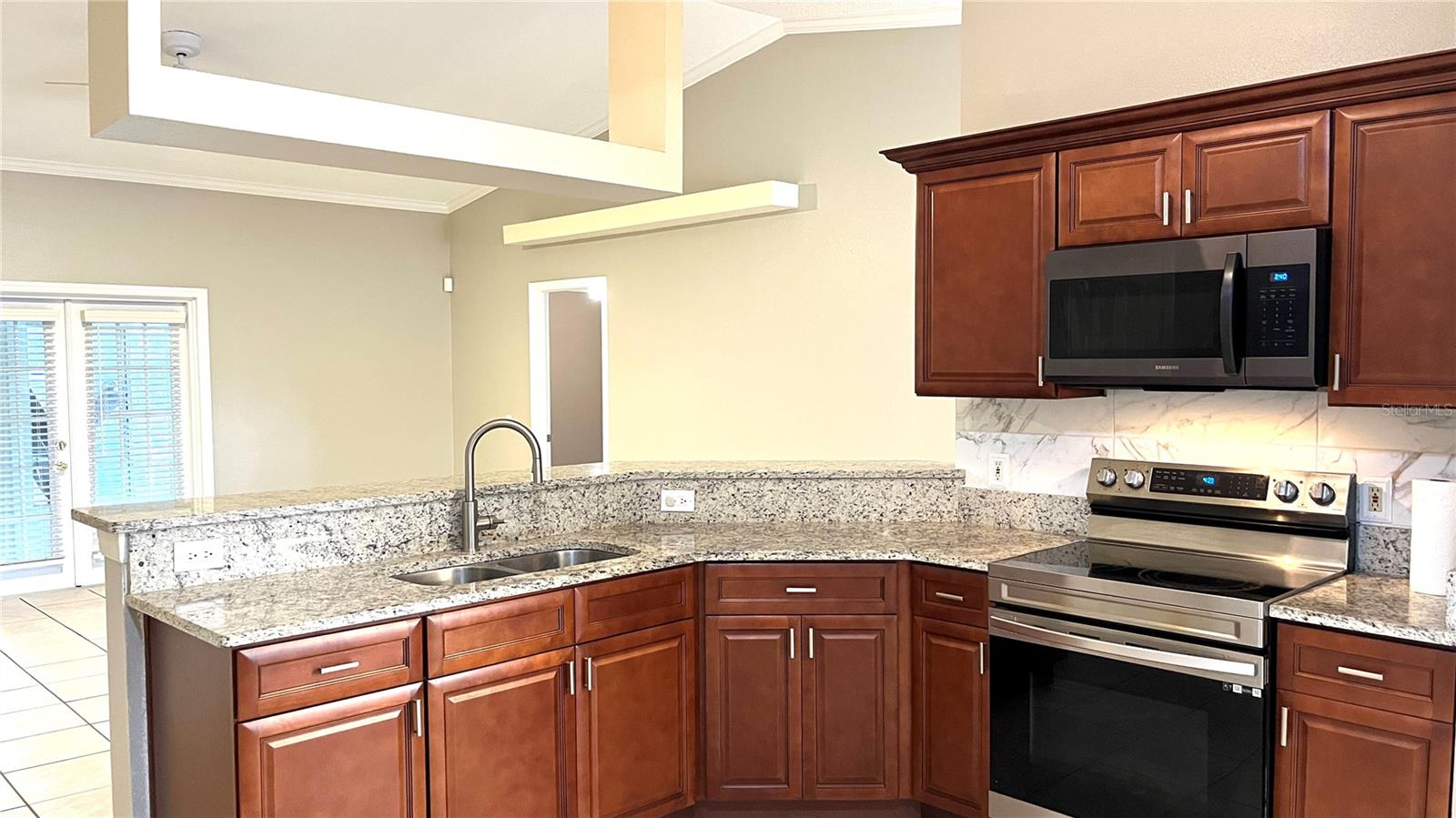 FOX LAKES - Residential Lease