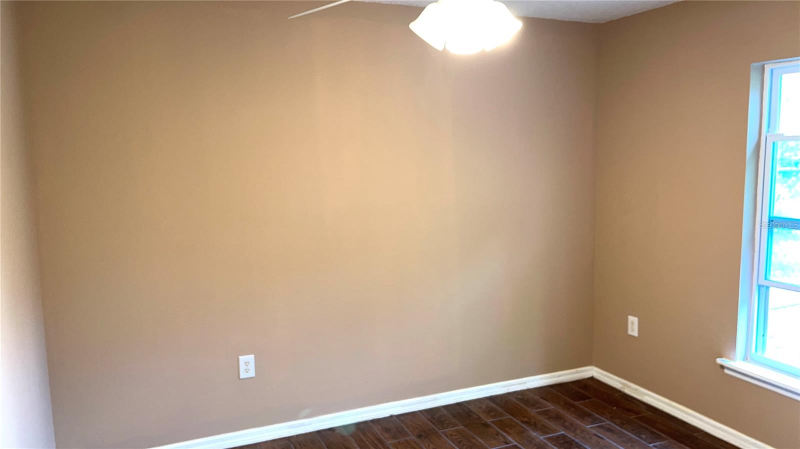 FOX LAKES - Residential Lease