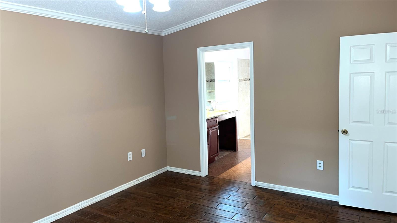 FOX LAKES - Residential Lease