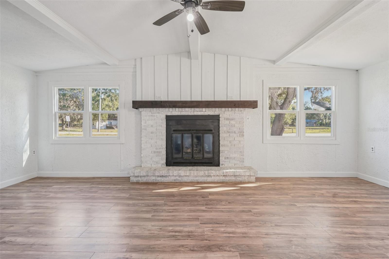 LAKE WEIR HARBOR ESTATE - Residential