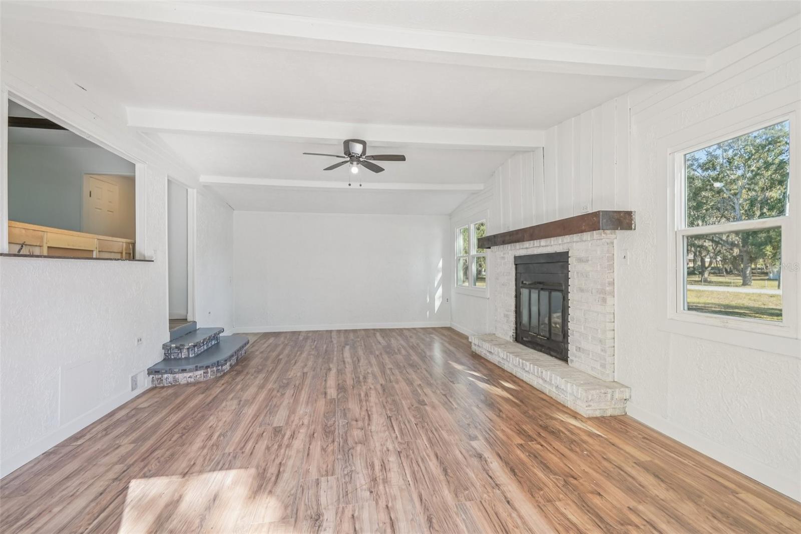 LAKE WEIR HARBOR ESTATE - Residential