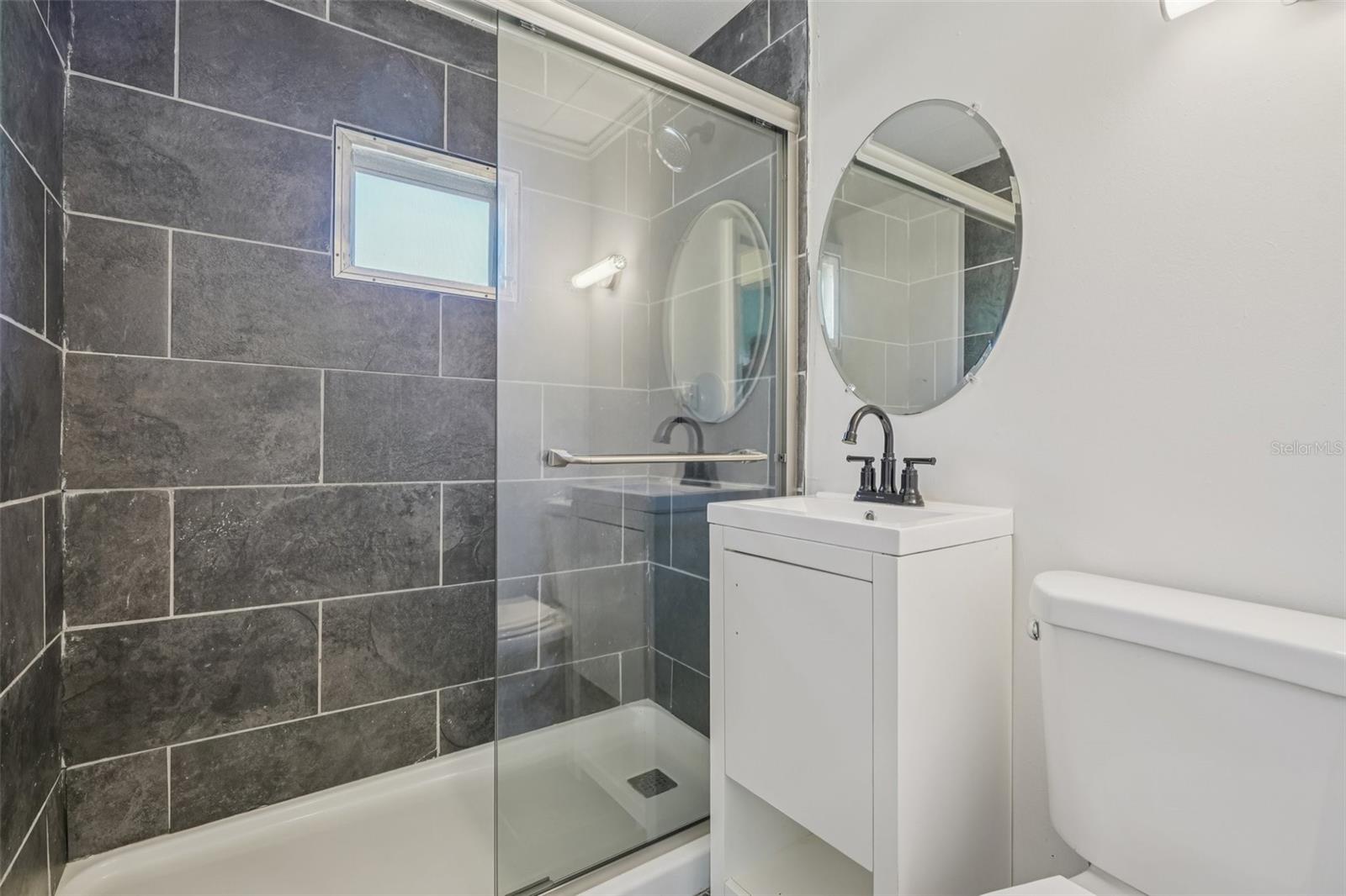 LAKE WEIR HARBOR ESTATE - Residential