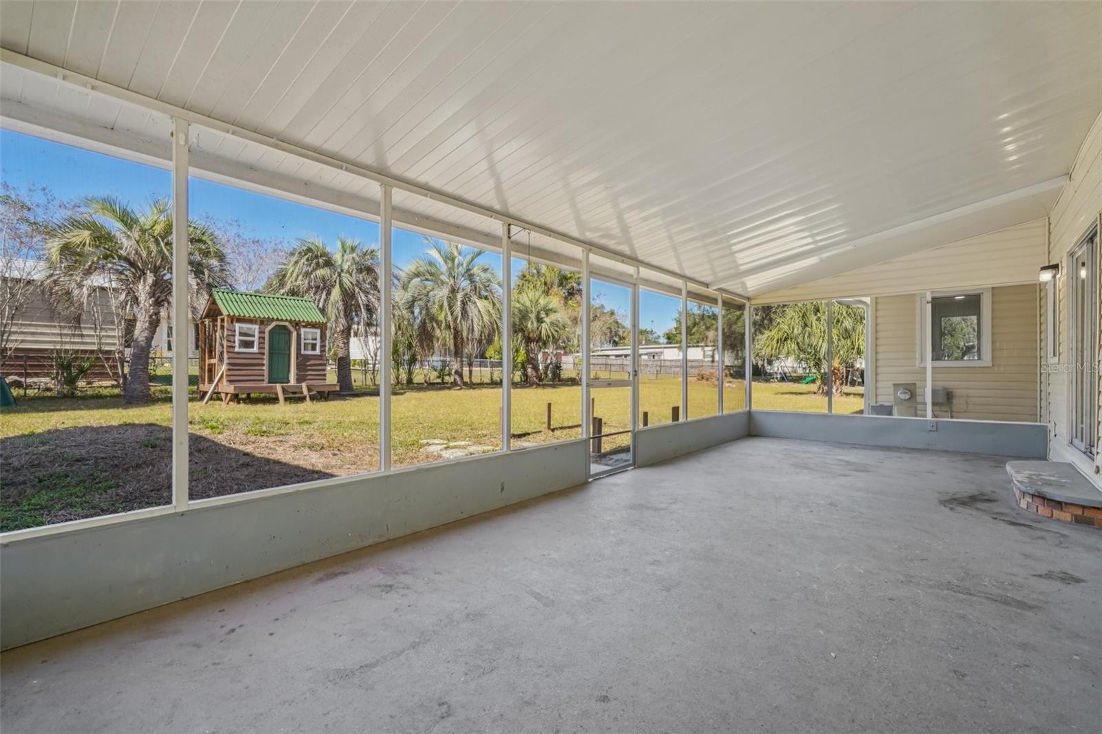 LAKE WEIR HARBOR ESTATE - Residential