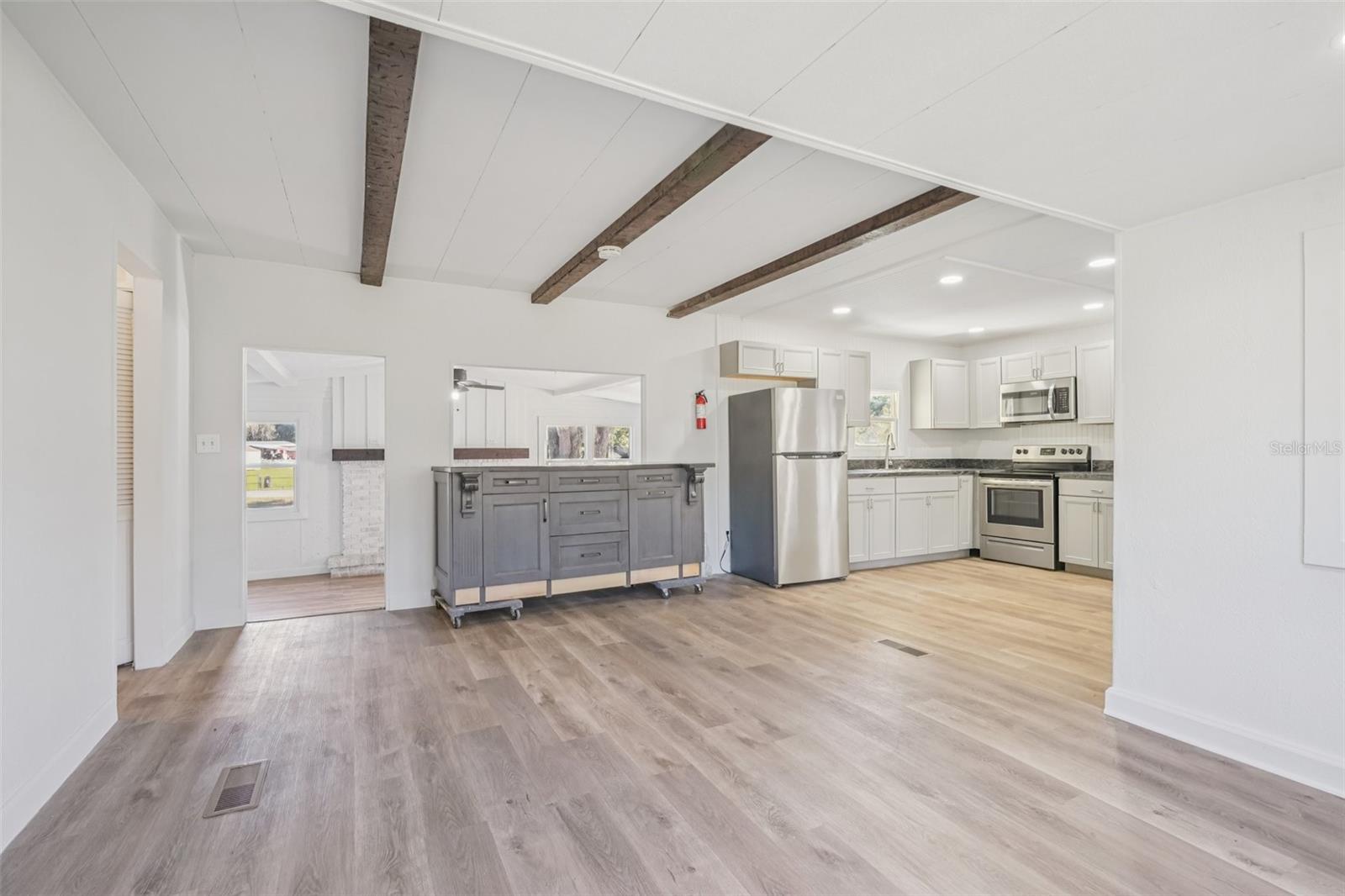 LAKE WEIR HARBOR ESTATE - Residential