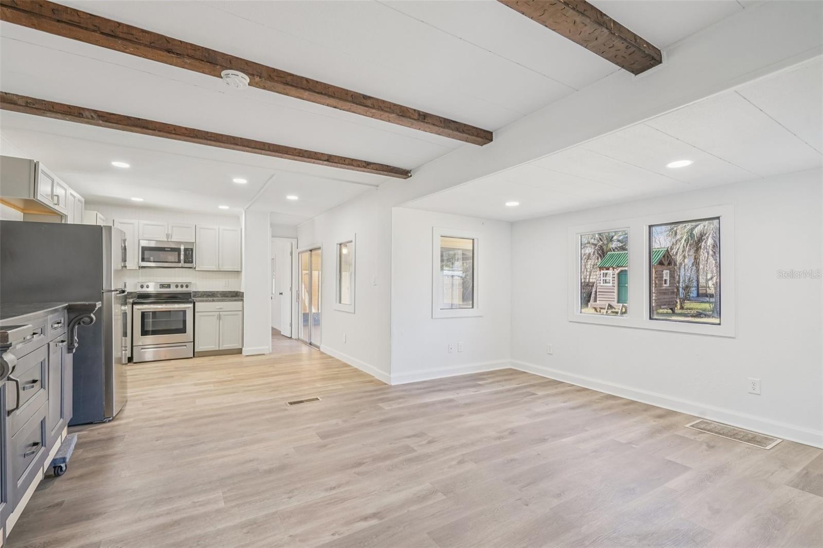 LAKE WEIR HARBOR ESTATE - Residential