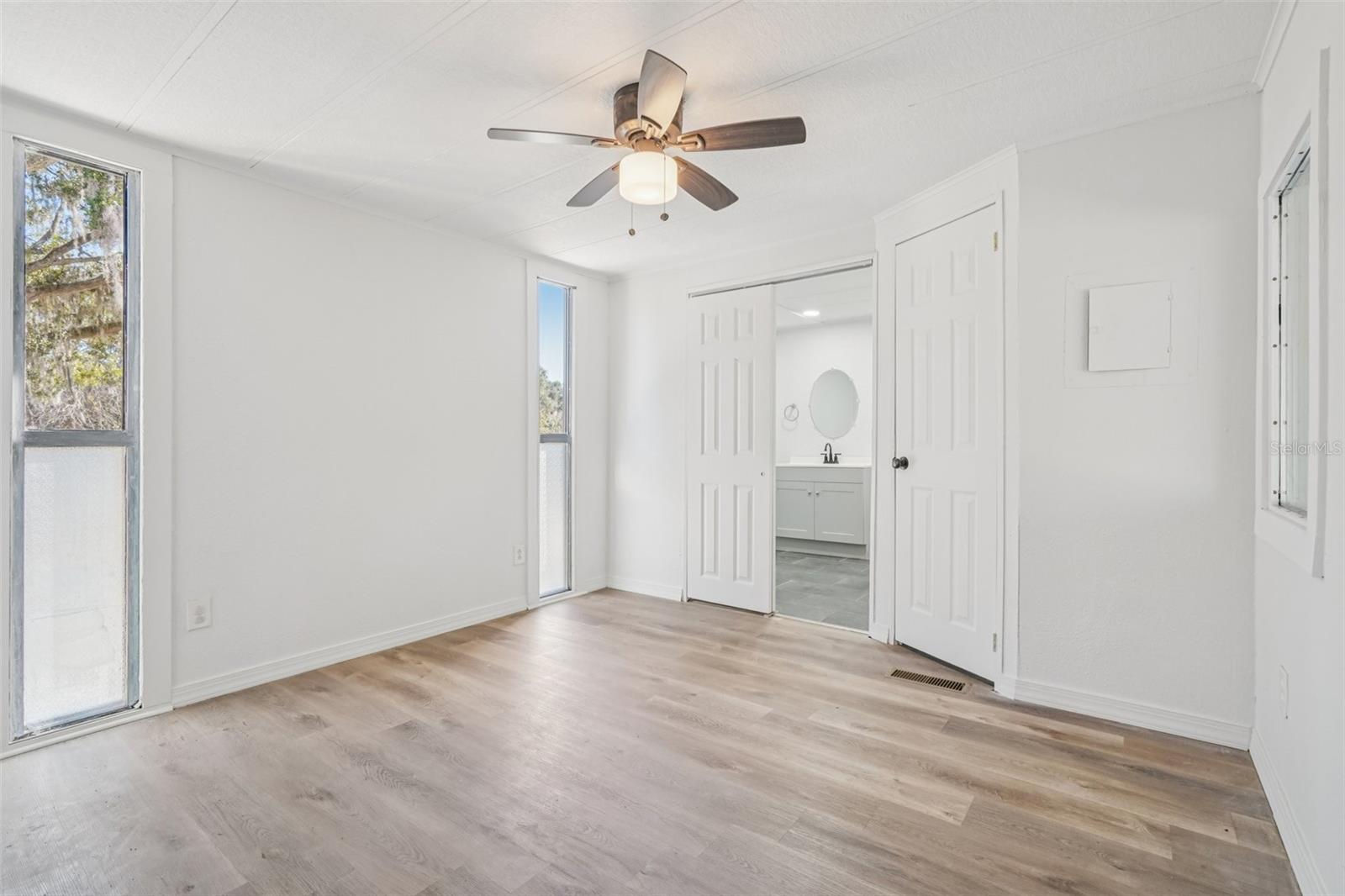 LAKE WEIR HARBOR ESTATE - Residential