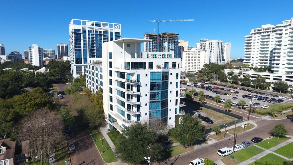 Photo of 525 E Jackson Street #704, Orlando, FL 32801 (MLS # O6440221)
