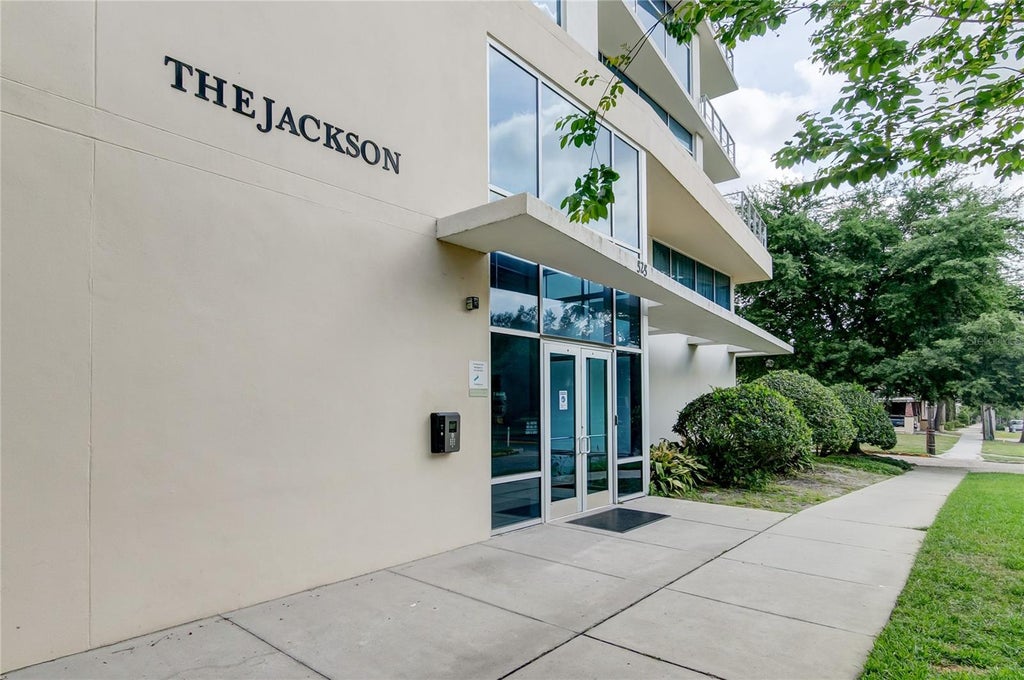 Photo of 525 E Jackson Street #704, Orlando, FL 32801 (MLS # O6440221)