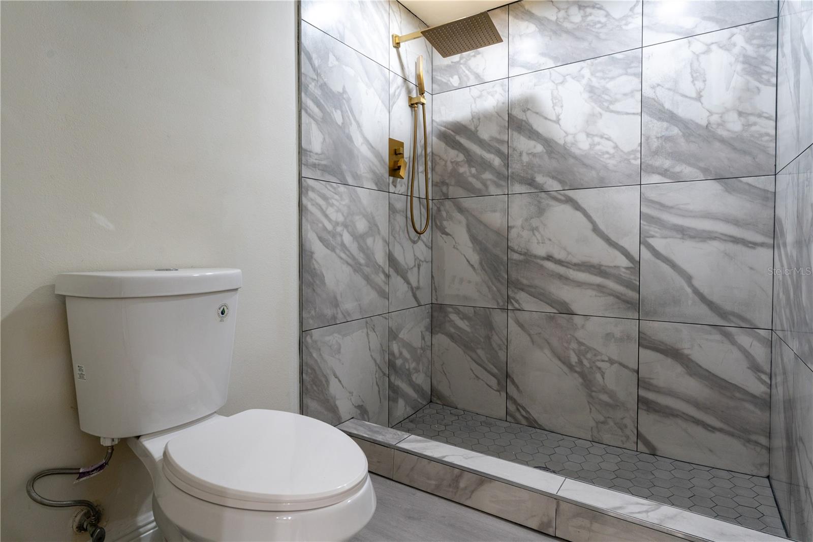 6019 CRYSTAL VIEW DRIVE