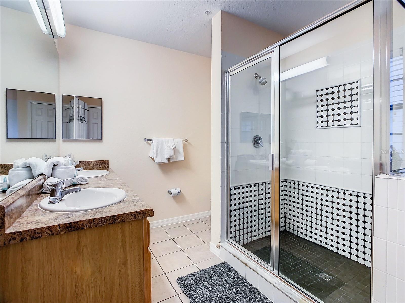 CARIBE COVE CONDO PH 2 - Residential
