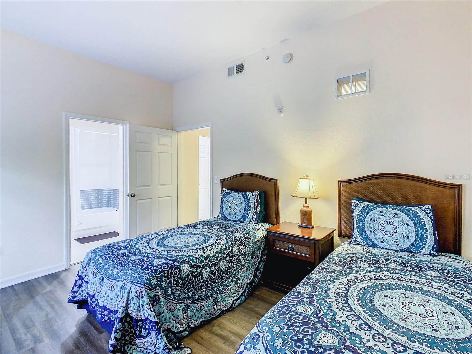 CARIBE COVE CONDO PH 2 - Residential