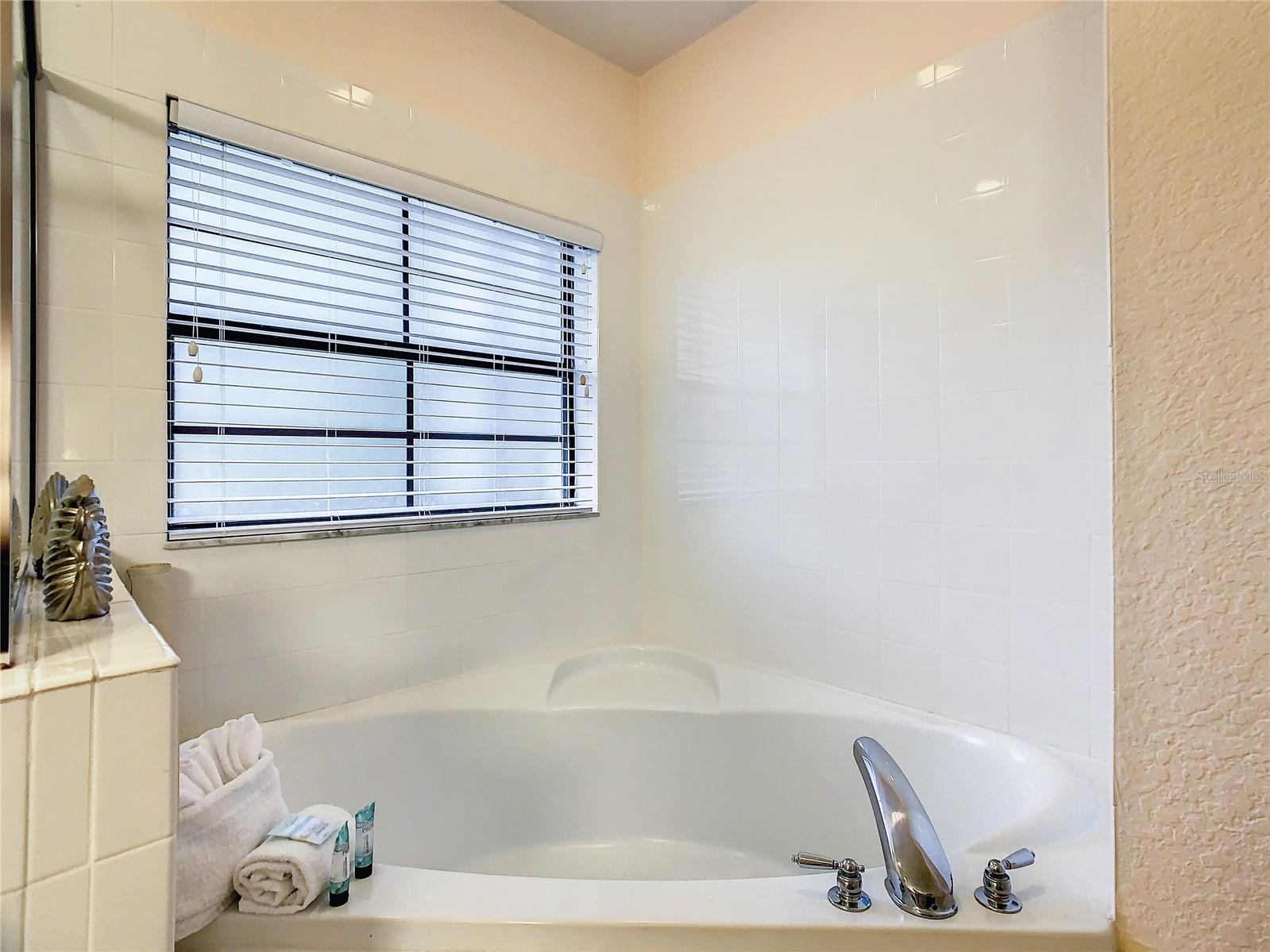 CARIBE COVE CONDO PH 2 - Residential